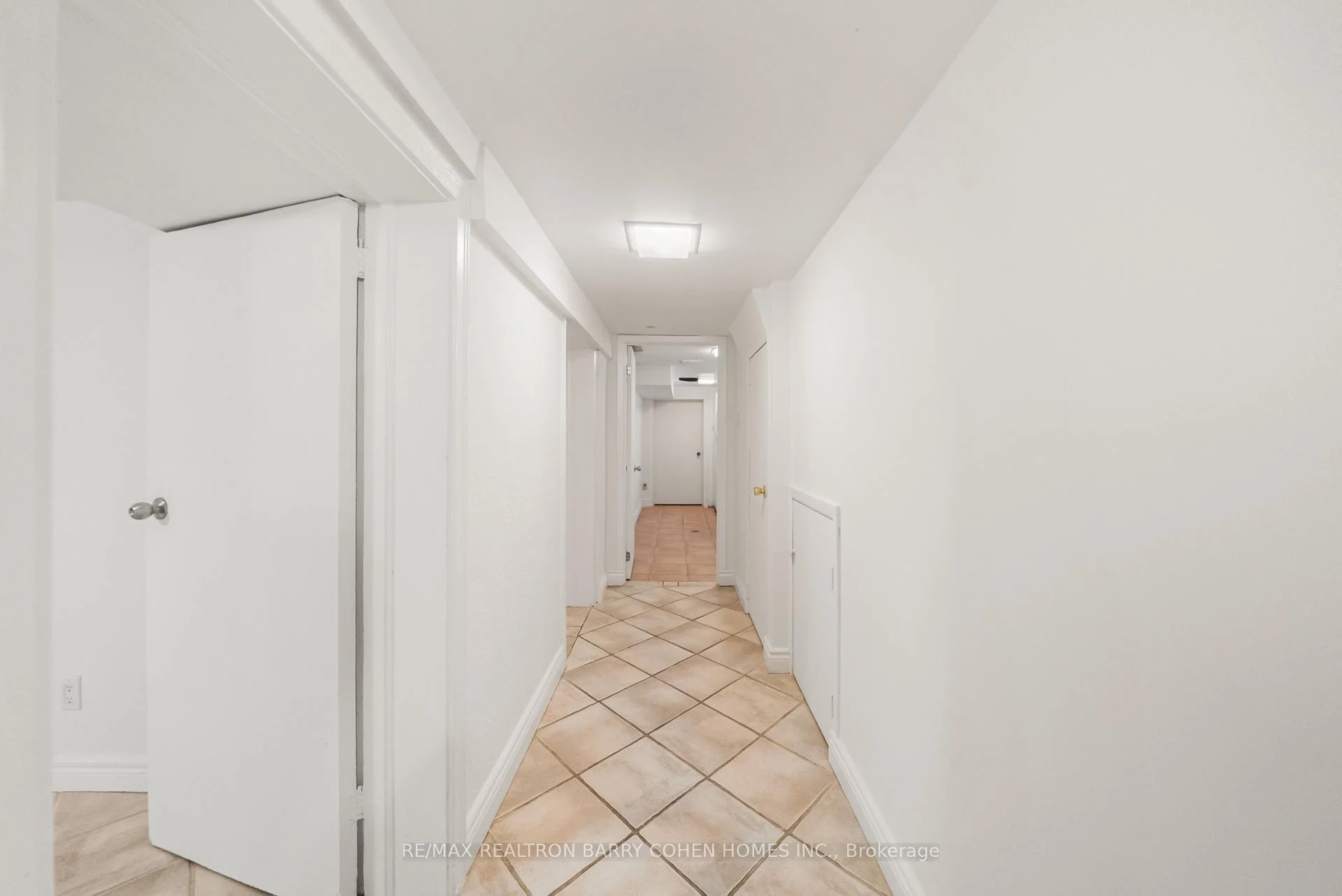 Photo 35 of 6 Nina Street, Toronto, Casa Loma — HOMEH