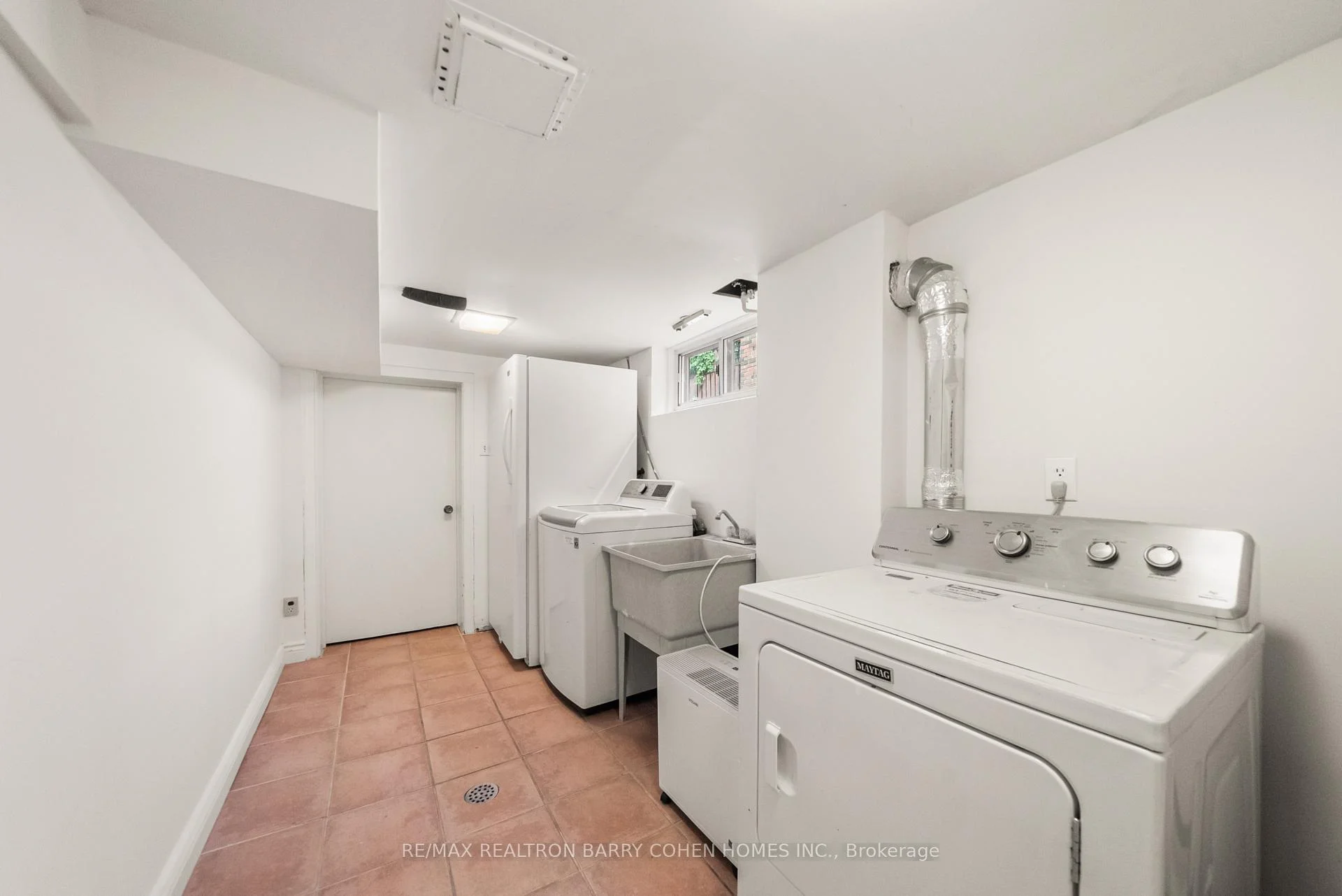 Photo 37 of 6 Nina Street, Toronto, Casa Loma — HOMEH