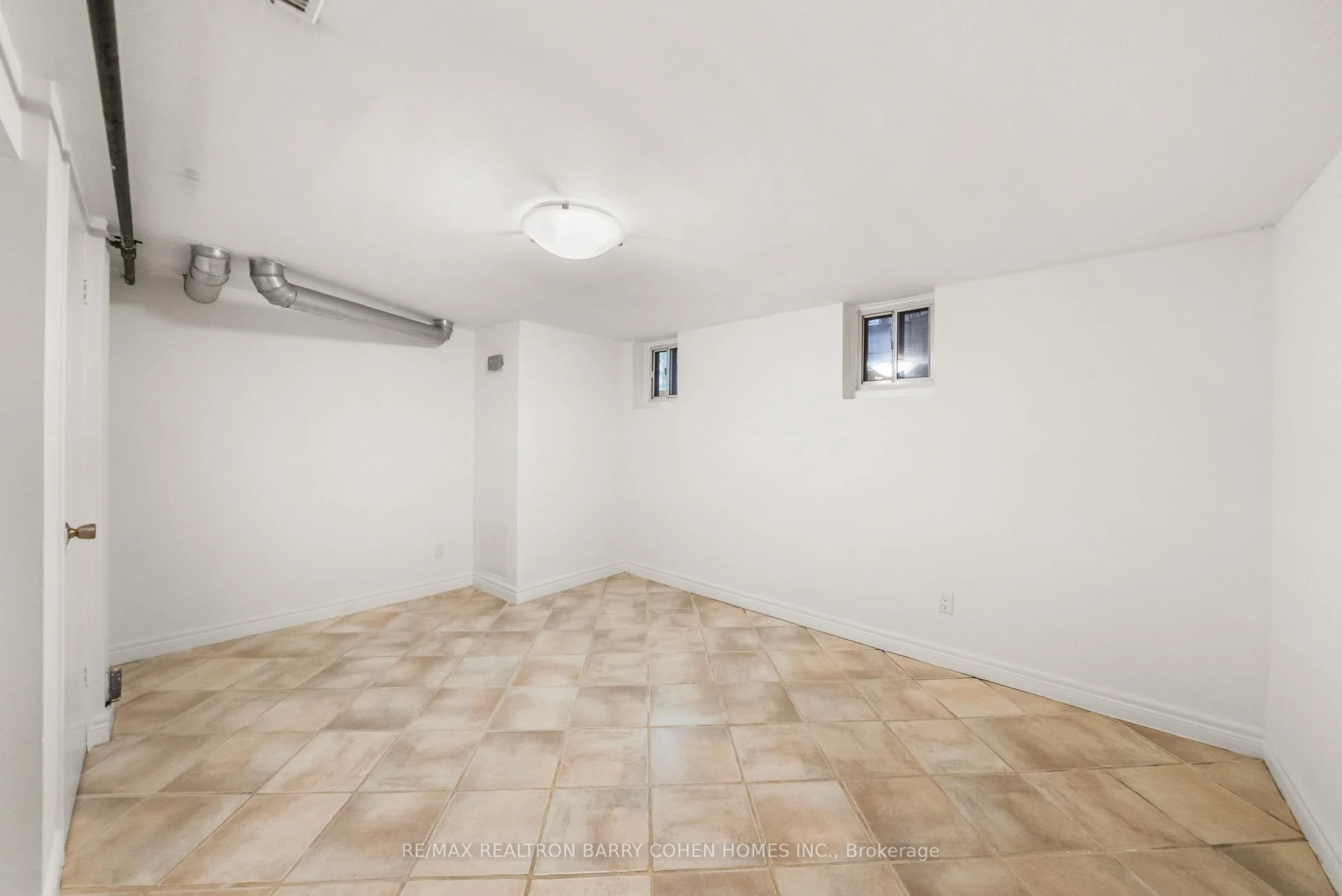 Photo 38 of 6 Nina Street, Toronto, Casa Loma — HOMEH