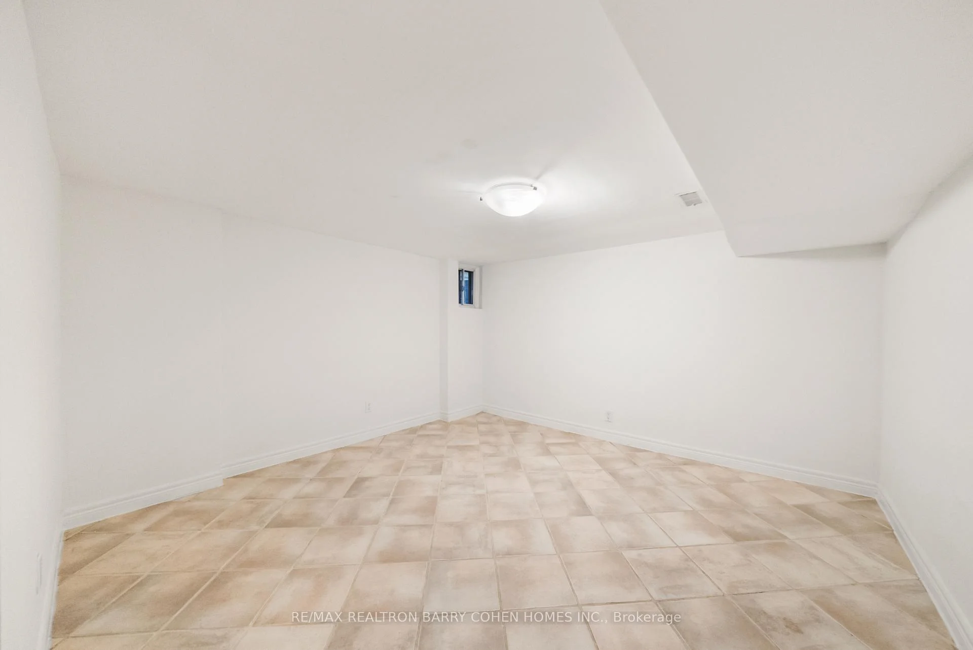 Photo 40 of 6 Nina Street, Toronto, Casa Loma — HOMEH