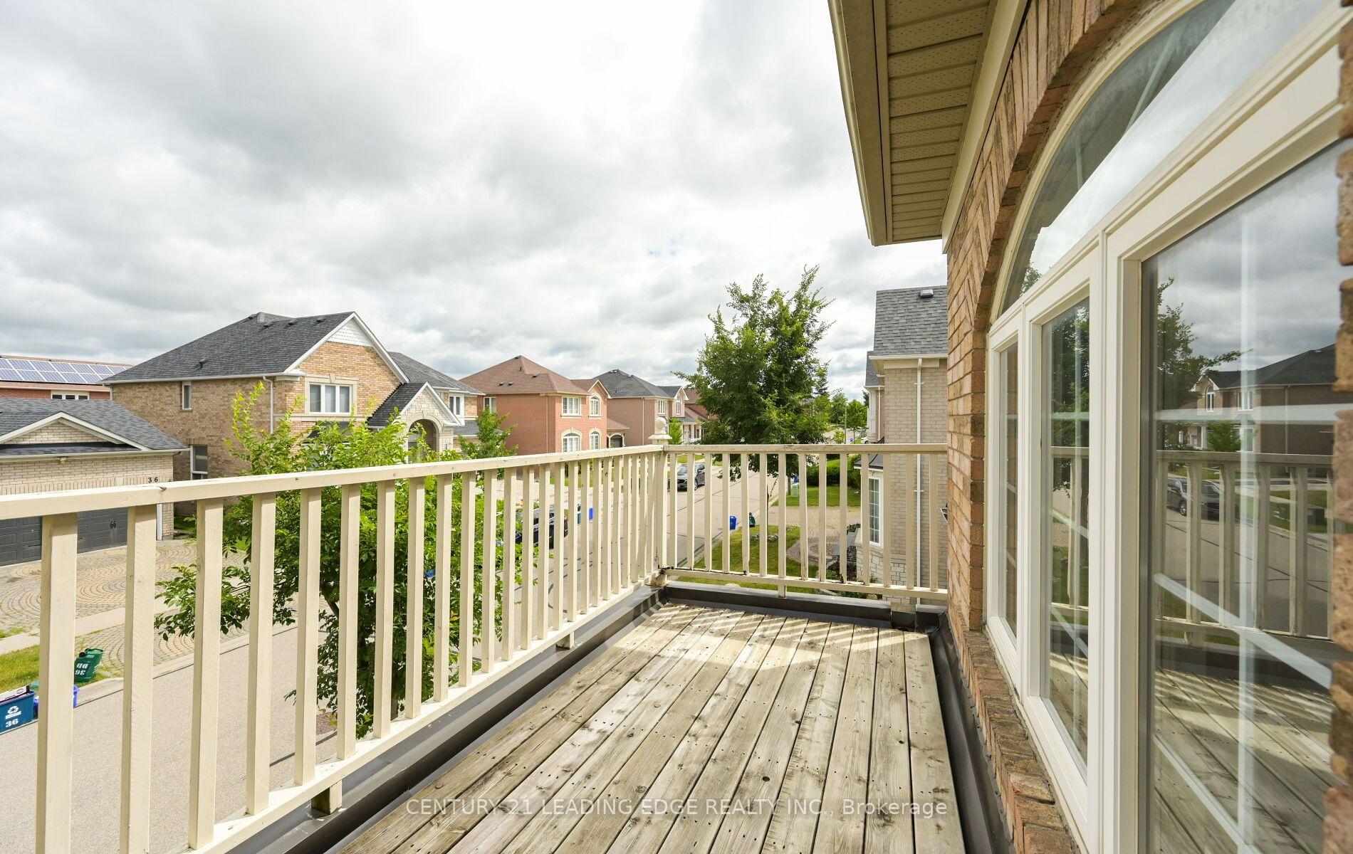 Photo 29 of 37 Drawbridge Drive, Markham, Berczy — HOMEH