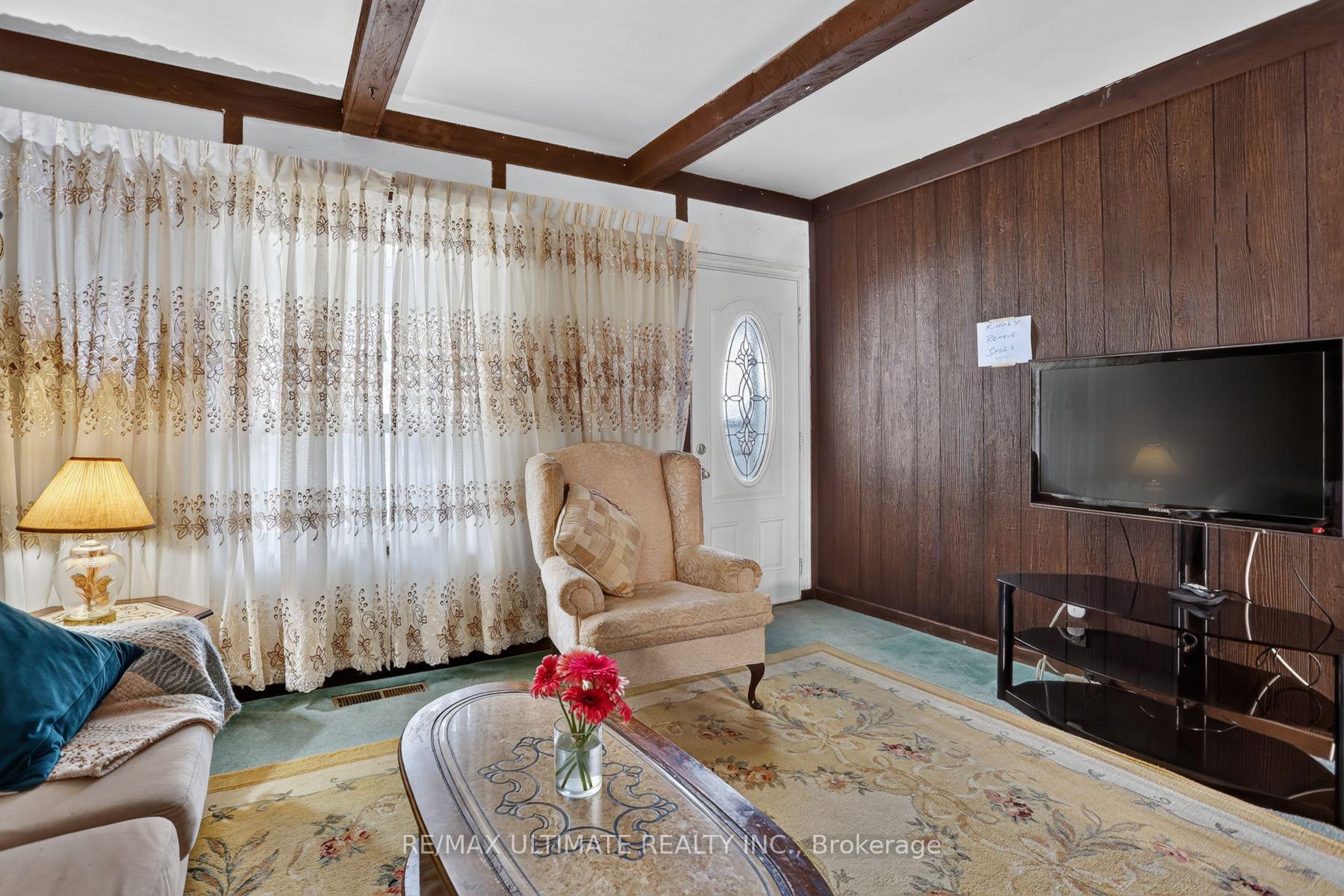Photo 7 of 12 Eldon Avenue, Toronto, Crescent Town — HOMEH