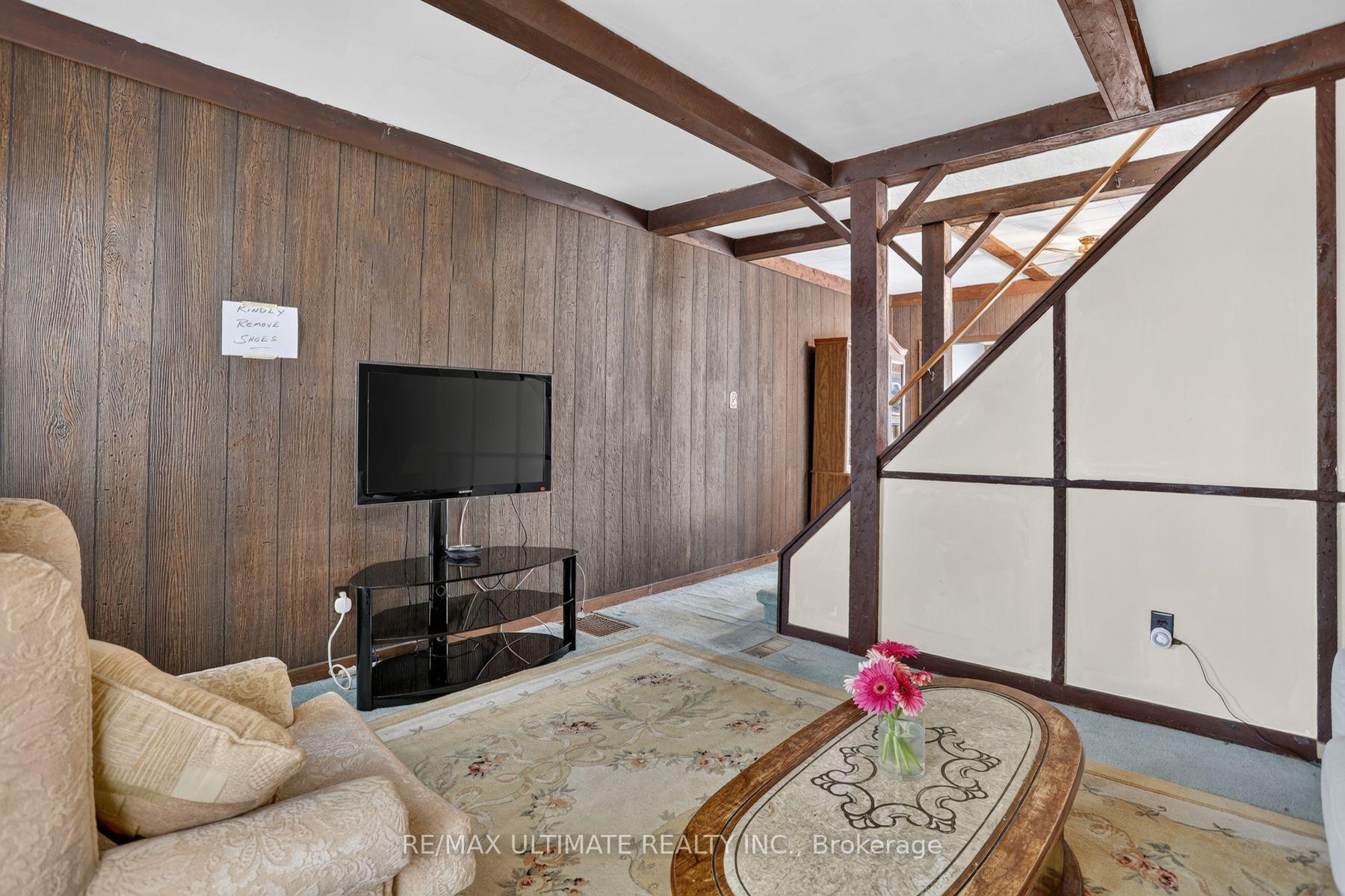 Photo 8 of 12 Eldon Avenue, Toronto, Crescent Town — HOMEH
