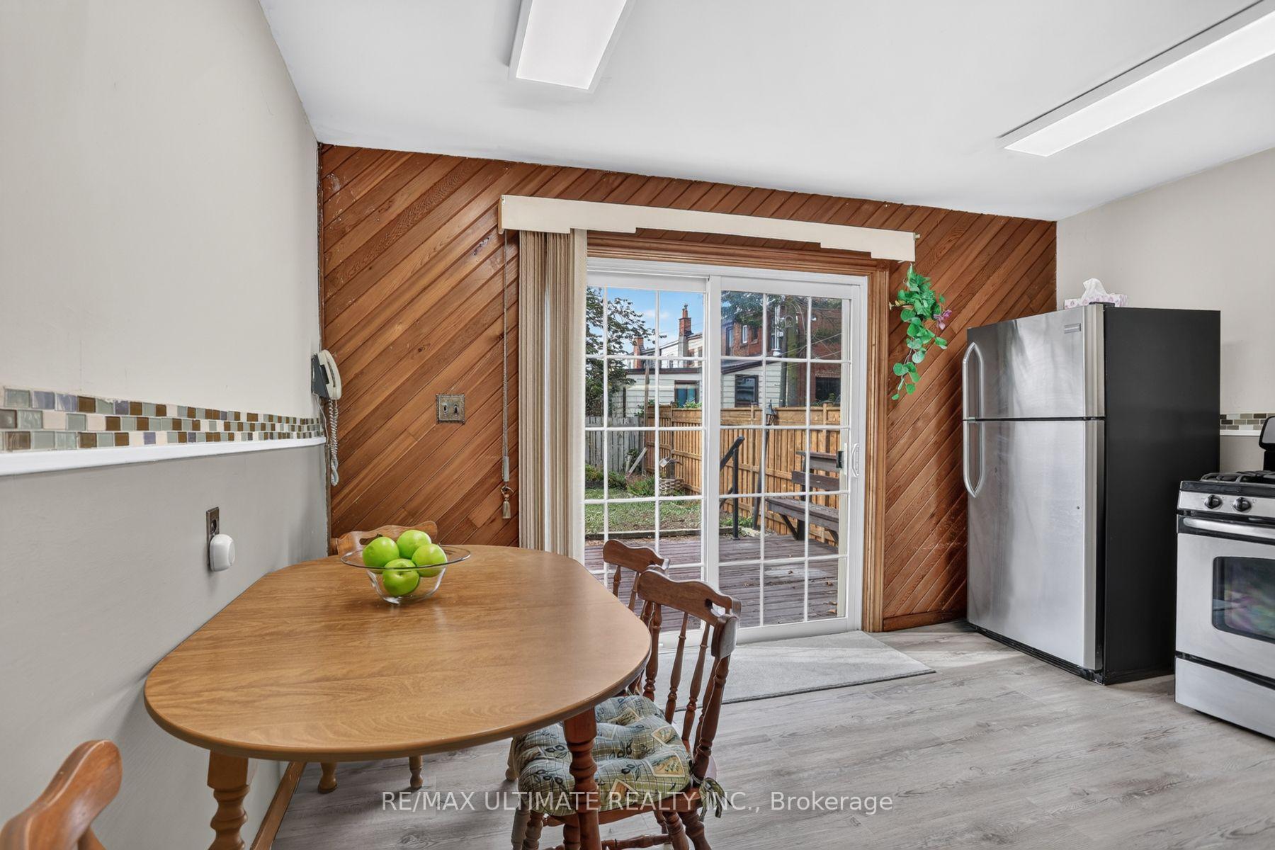 Photo 15 of 12 Eldon Avenue, Toronto, Crescent Town — HOMEH