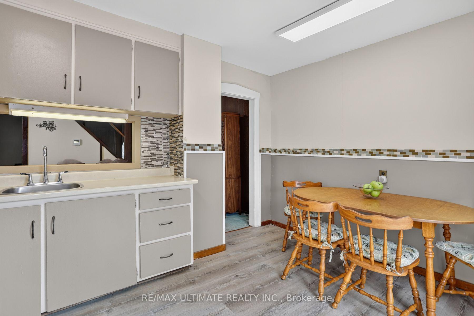 Photo 17 of 12 Eldon Avenue, Toronto, Crescent Town — HOMEH
