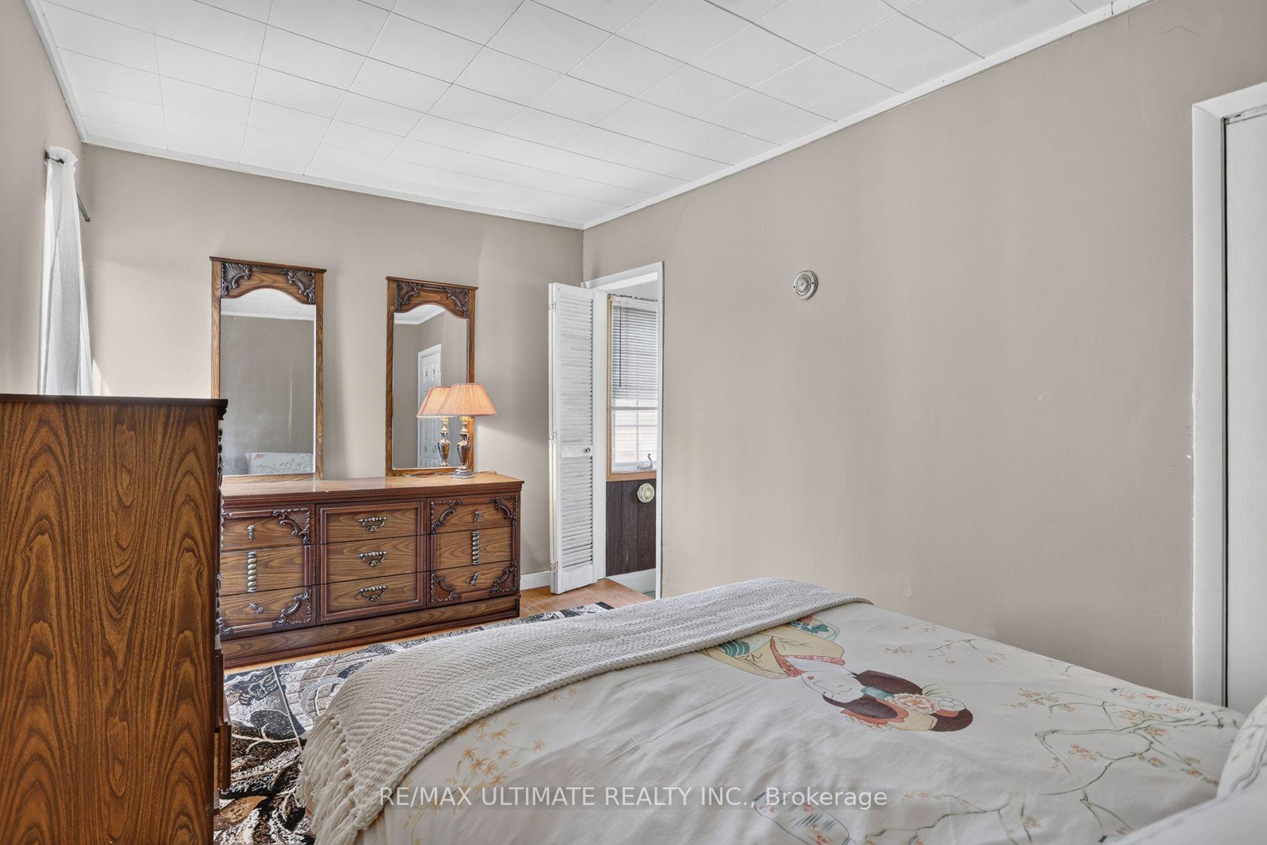 Photo 25 of 12 Eldon Avenue, Toronto, Crescent Town — HOMEH