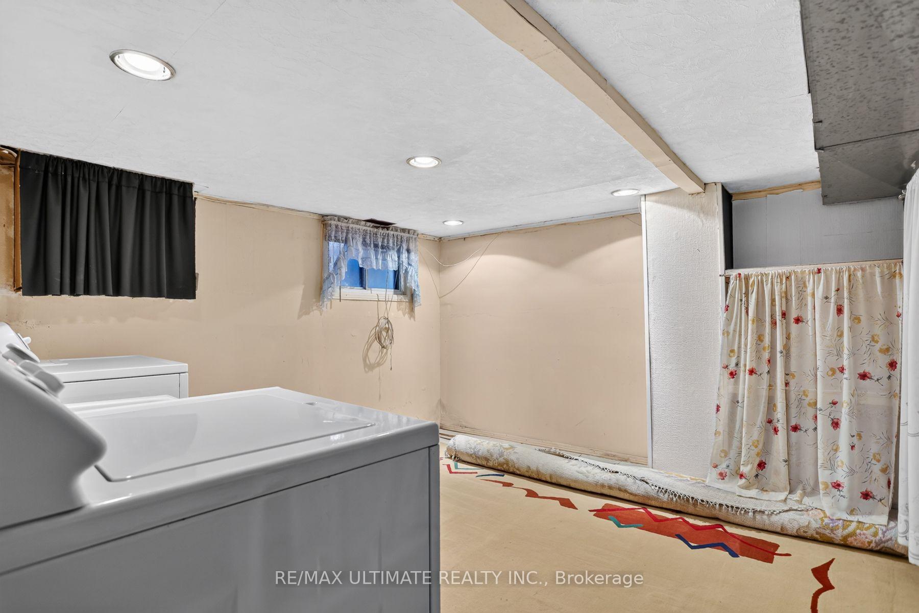 Photo 32 of 12 Eldon Avenue, Toronto, Crescent Town — HOMEH