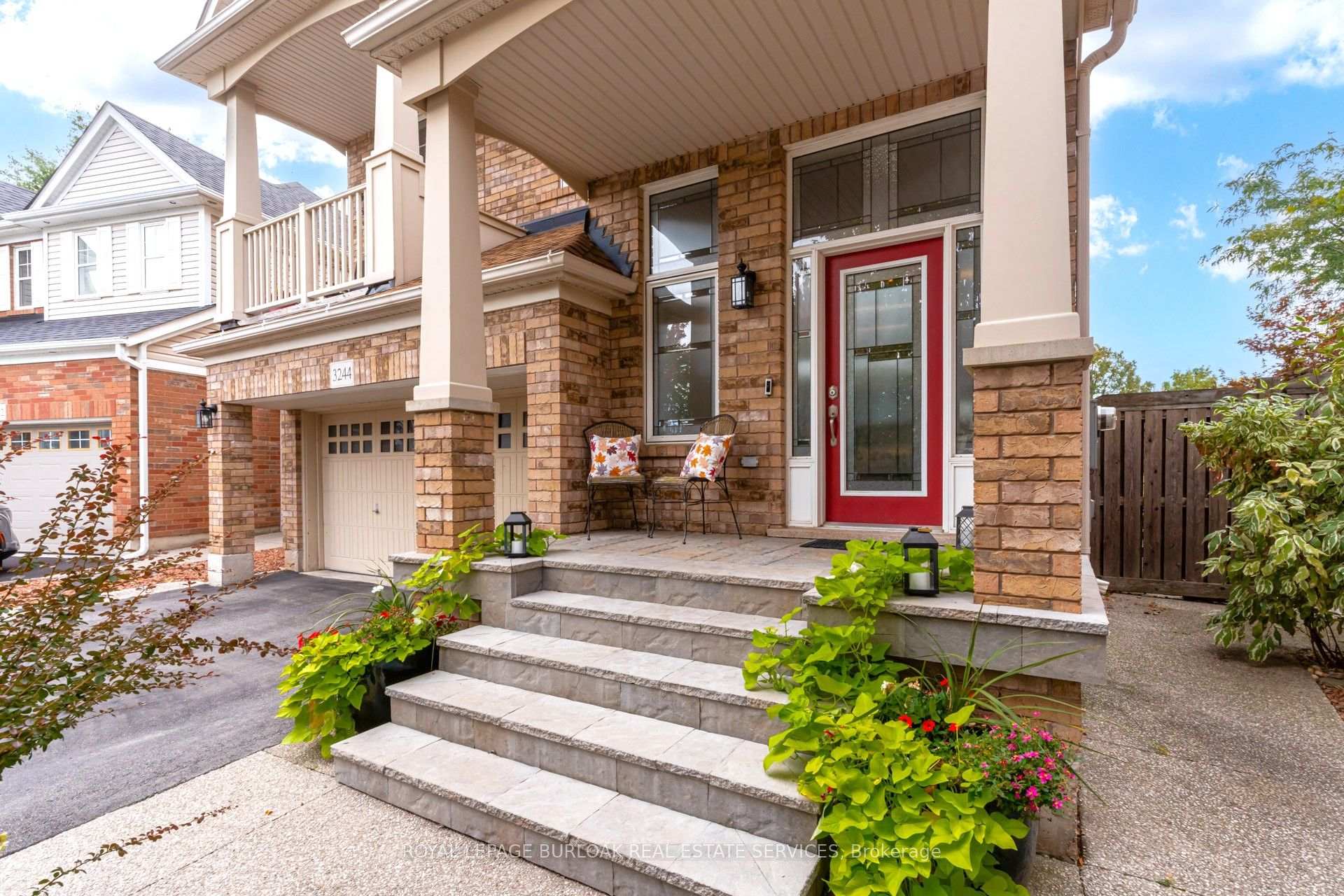 Photo 2 of 3244 Steeplechase Drive, Burlington, Alton — HOMEH