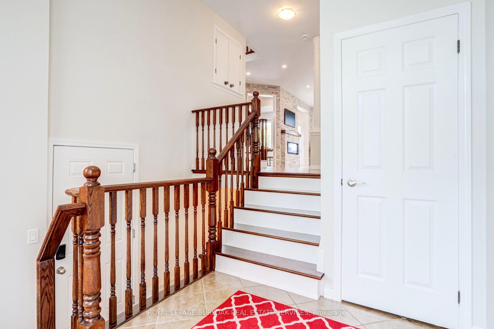 Photo 3 of 3244 Steeplechase Drive, Burlington, Alton — HOMEH