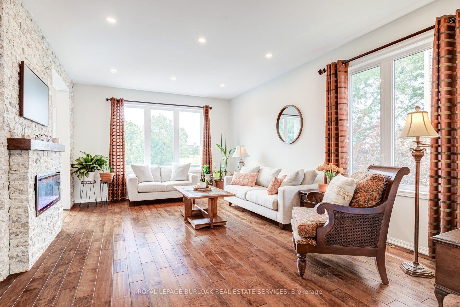 Photo 4 of 3244 Steeplechase Drive, Burlington, Alton — HOMEH