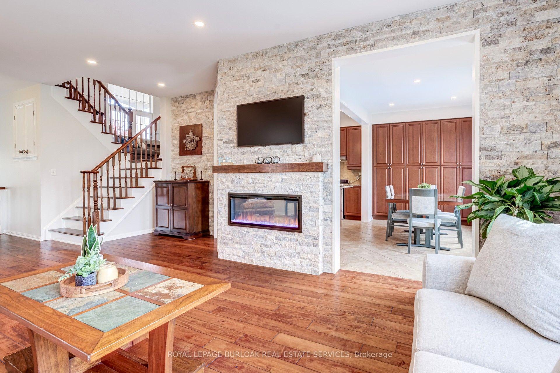 Photo 6 of 3244 Steeplechase Drive, Burlington, Alton — HOMEH