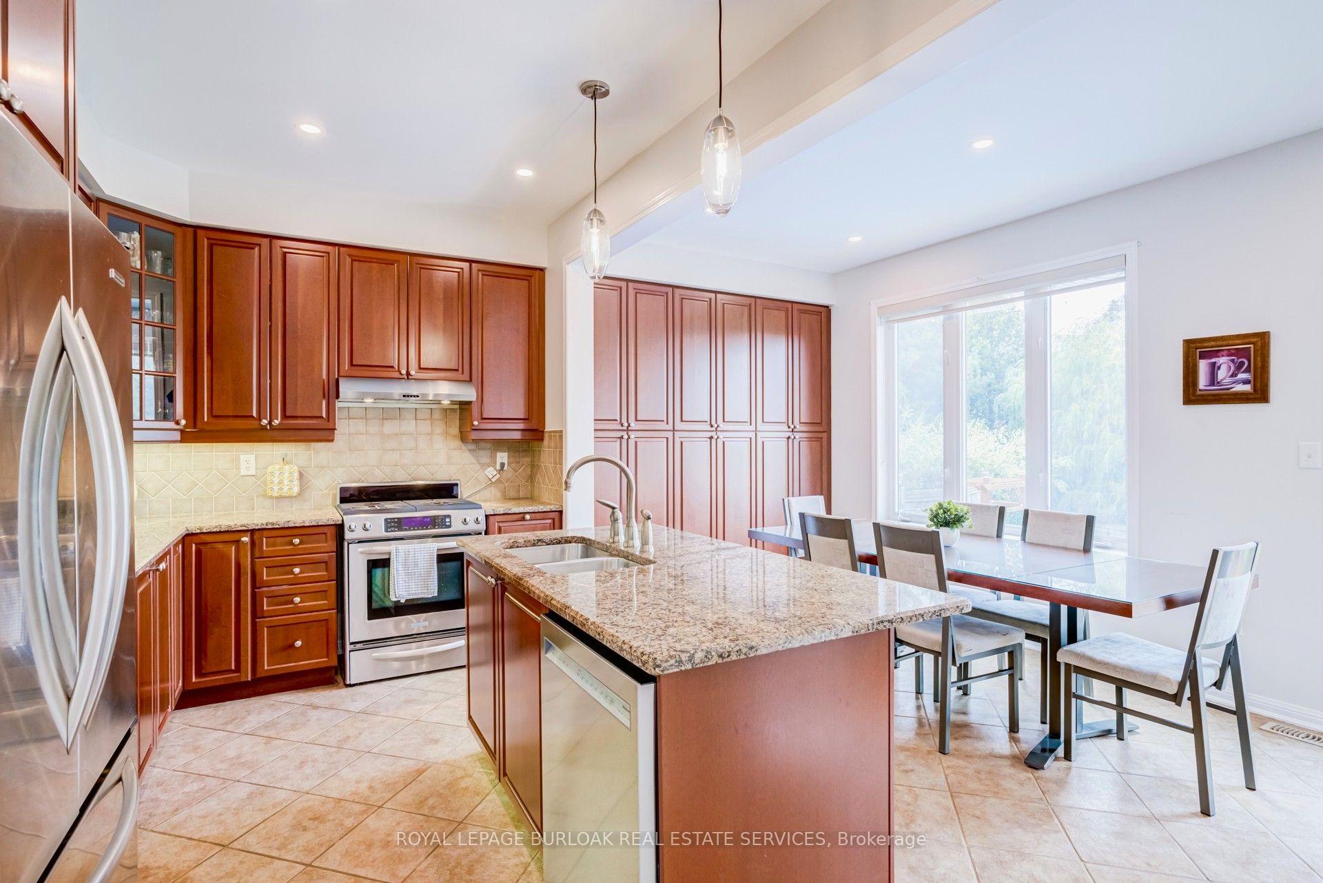 Photo 7 of 3244 Steeplechase Drive, Burlington, Alton — HOMEH