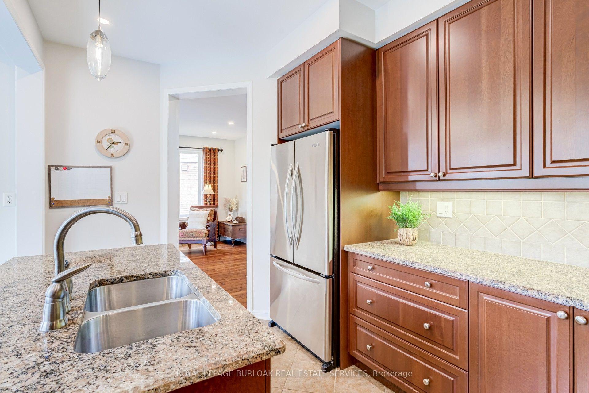 Photo 10 of 3244 Steeplechase Drive, Burlington, Alton — HOMEH