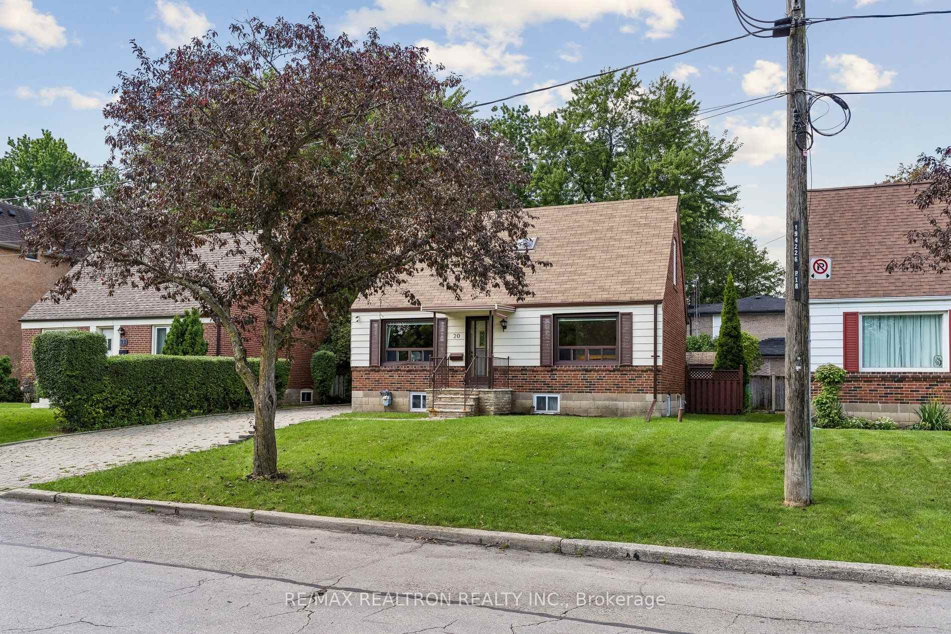 Photo 2 of 20 Edithvale Drive, North York, Willowdale West — HOMEH