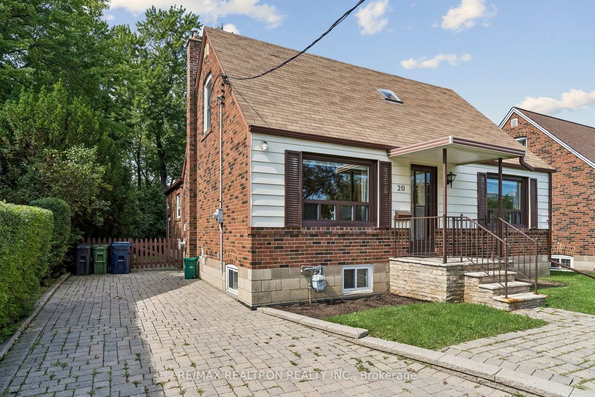 Photo 4 of 20 Edithvale Drive, North York, Willowdale West — HOMEH