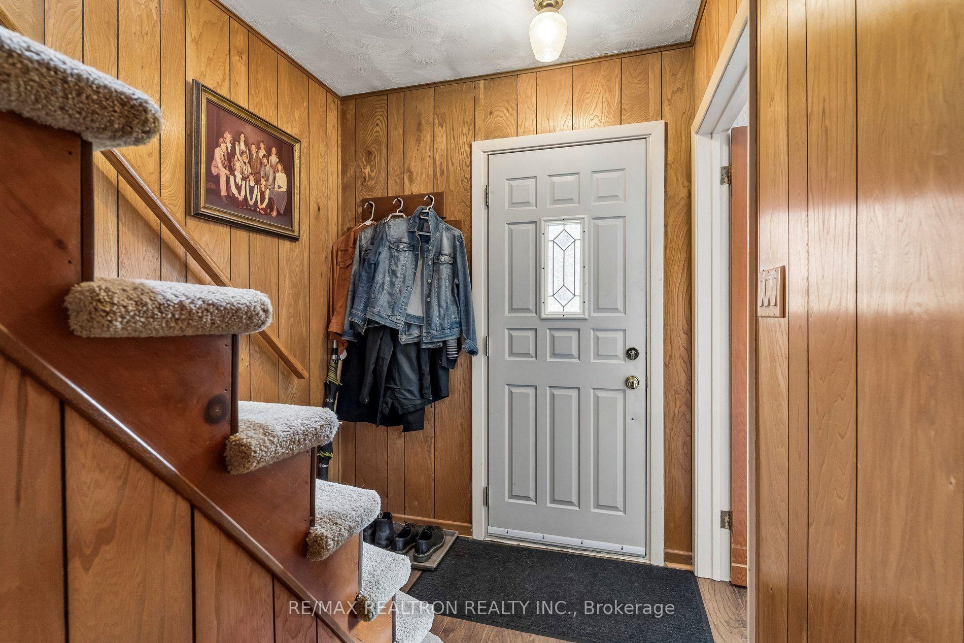 Photo 7 of 20 Edithvale Drive, North York, Willowdale West — HOMEH