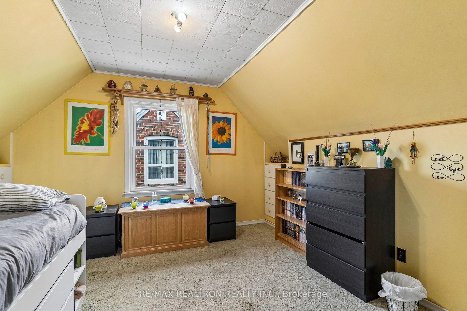 Photo 23 of 20 Edithvale Drive, North York, Willowdale West — HOMEH
