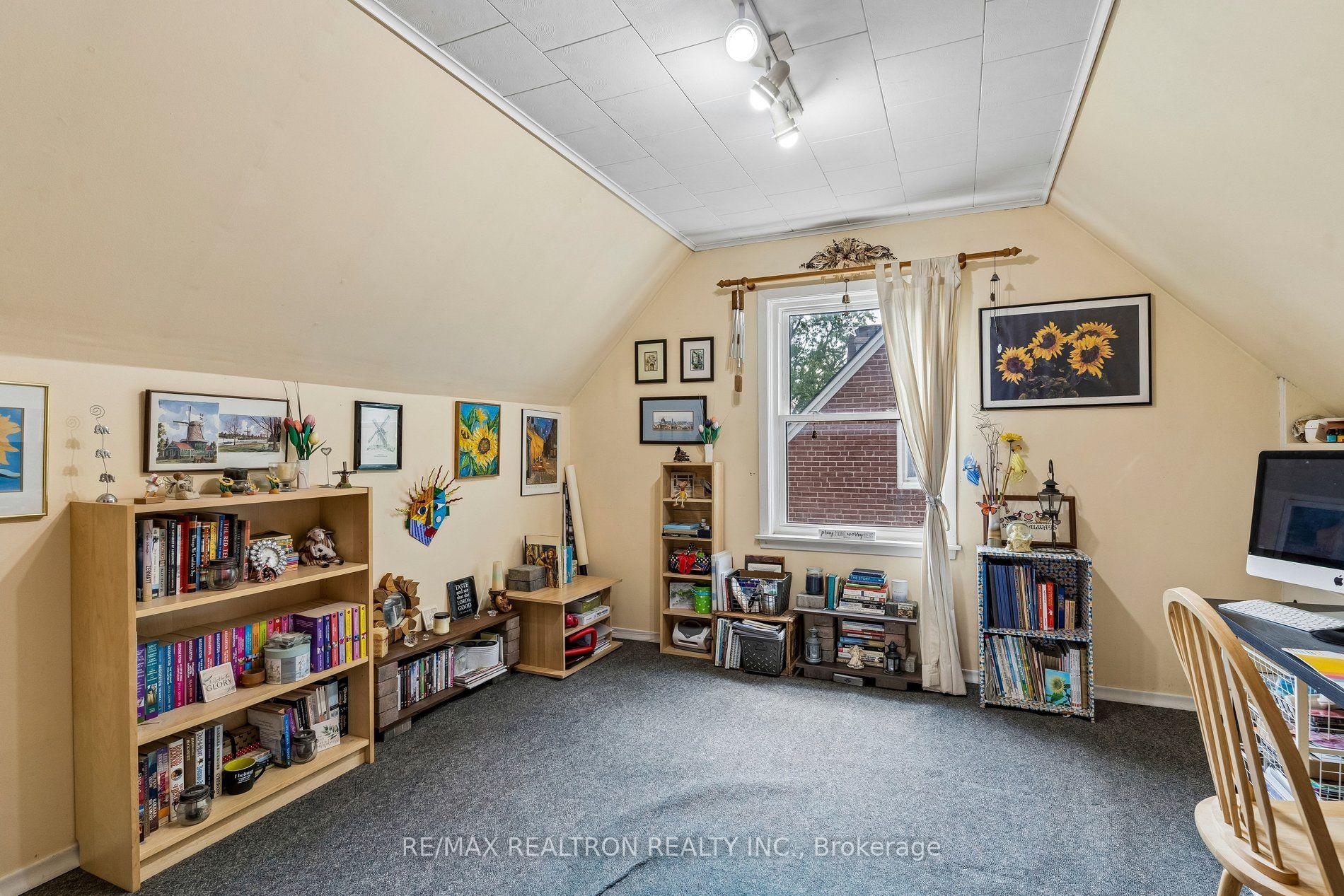Photo 24 of 20 Edithvale Drive, North York, Willowdale West — HOMEH