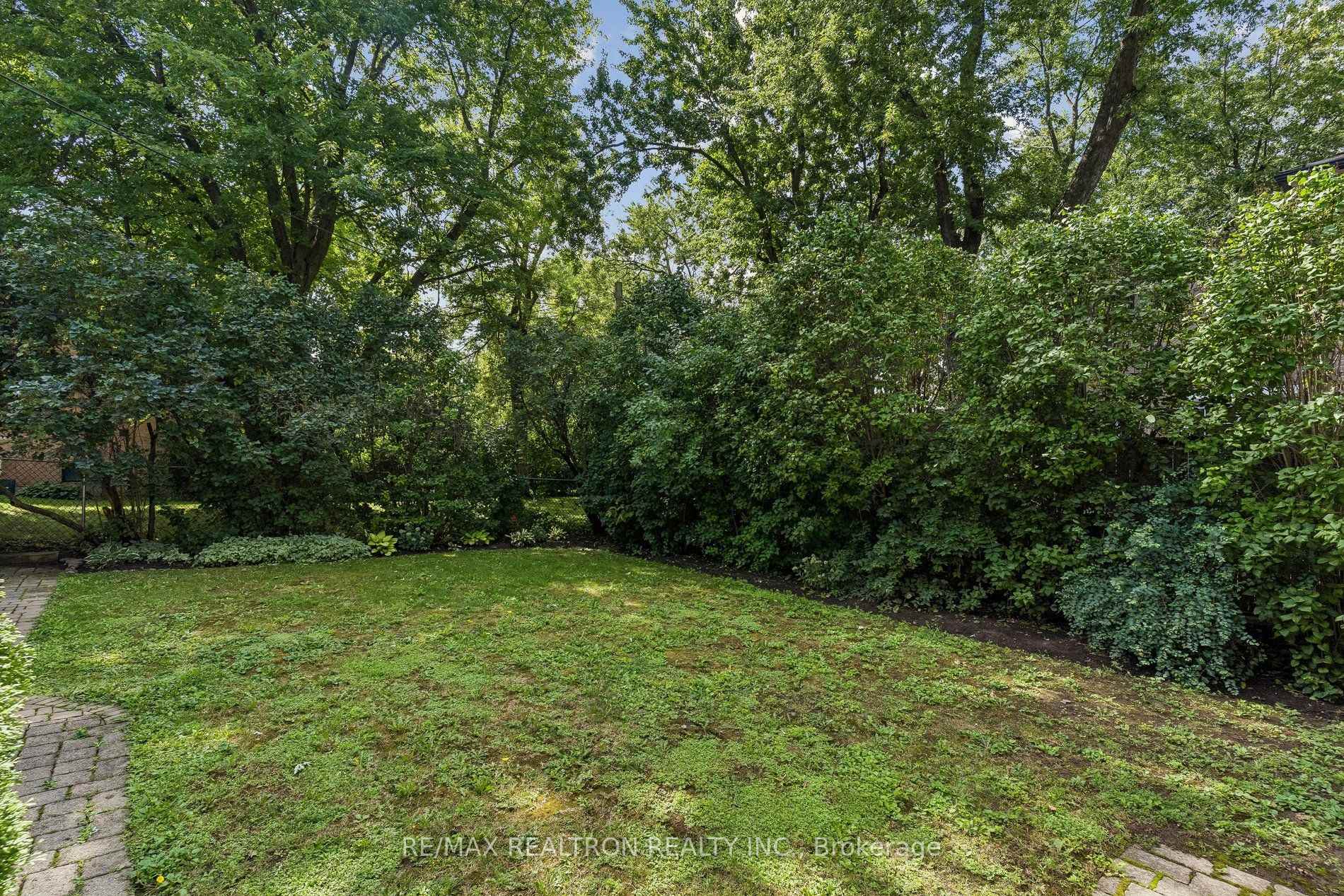 Photo 35 of 20 Edithvale Drive, North York, Willowdale West — HOMEH