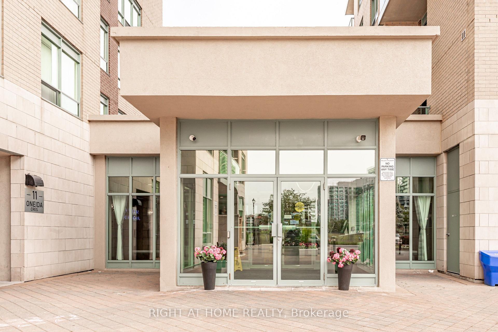 Photo 2 of Unit 1010, 23 Oneida Crescent, Richmond Hill, Langstaff — HOMEH