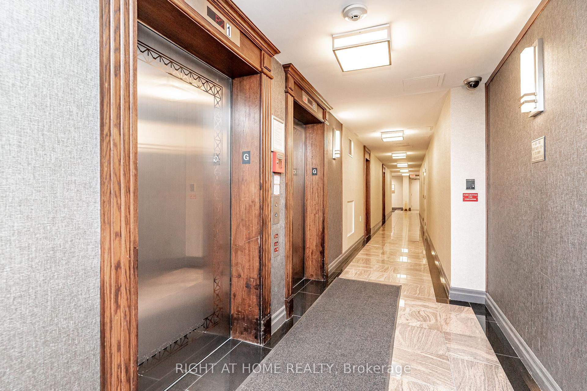 Photo 8 of Unit 1010, 23 Oneida Crescent, Richmond Hill, Langstaff — HOMEH
