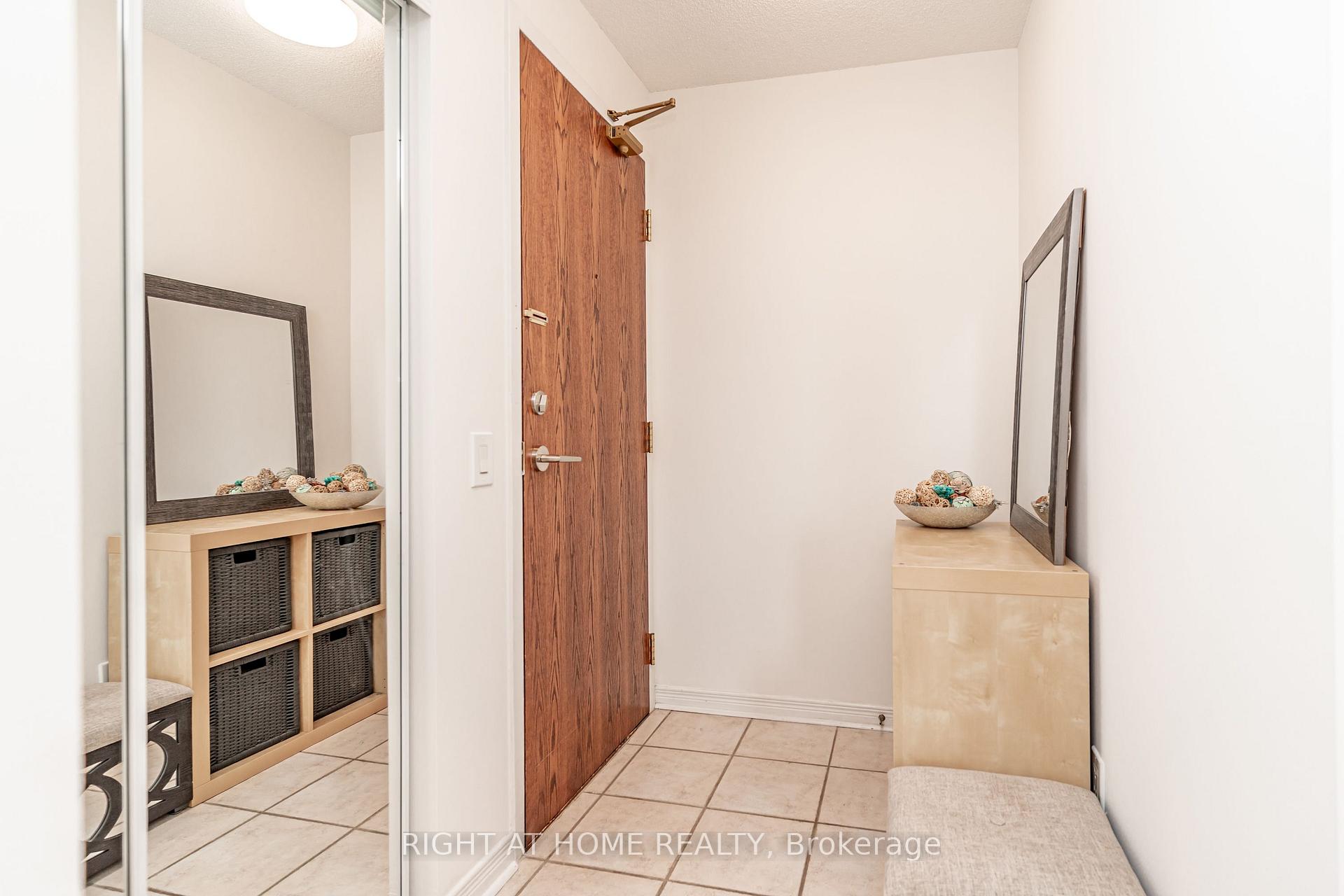 Photo 11 of Unit 1010, 23 Oneida Crescent, Richmond Hill, Langstaff — HOMEH