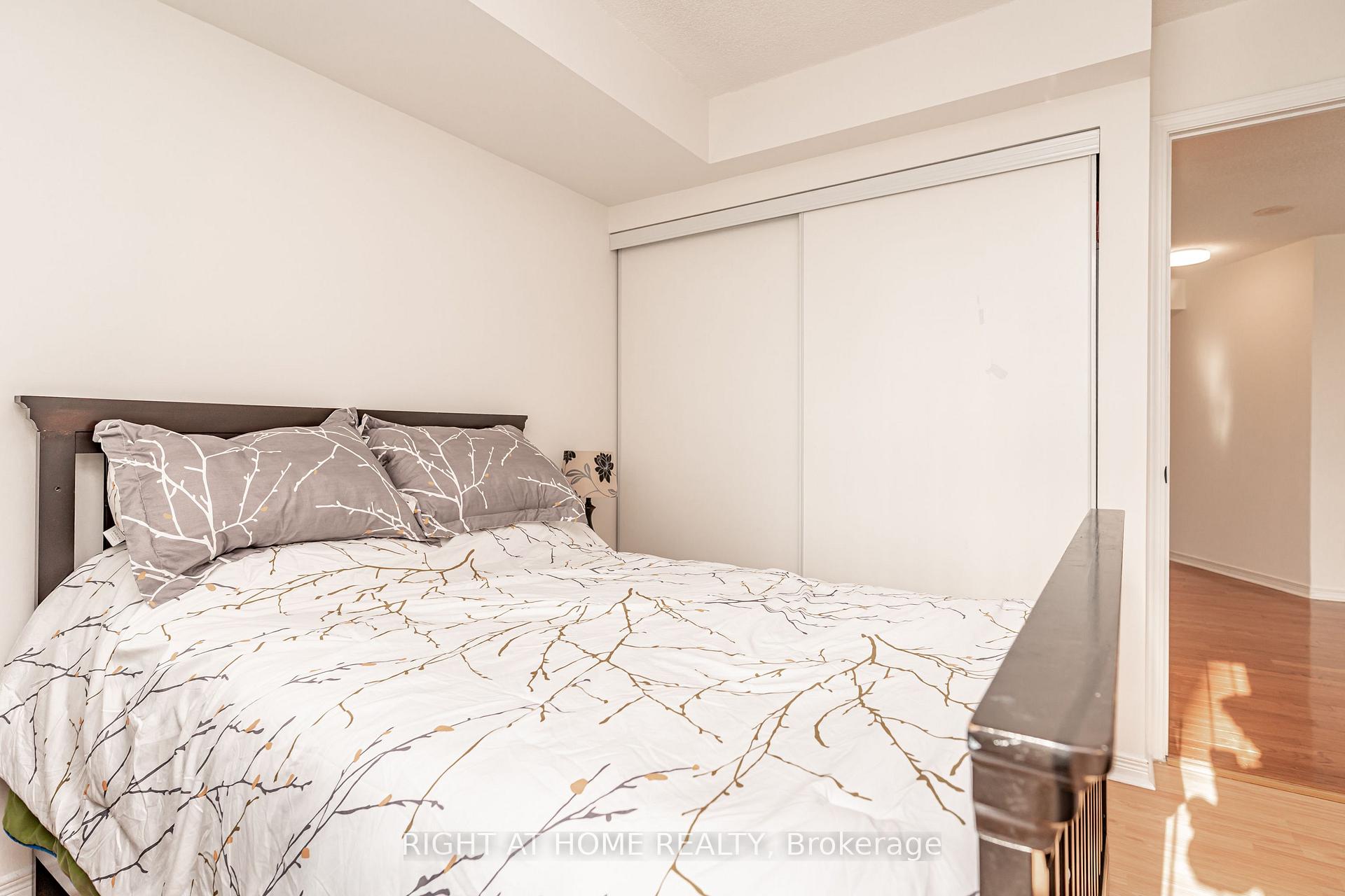 Photo 23 of Unit 1010, 23 Oneida Crescent, Richmond Hill, Langstaff — HOMEH