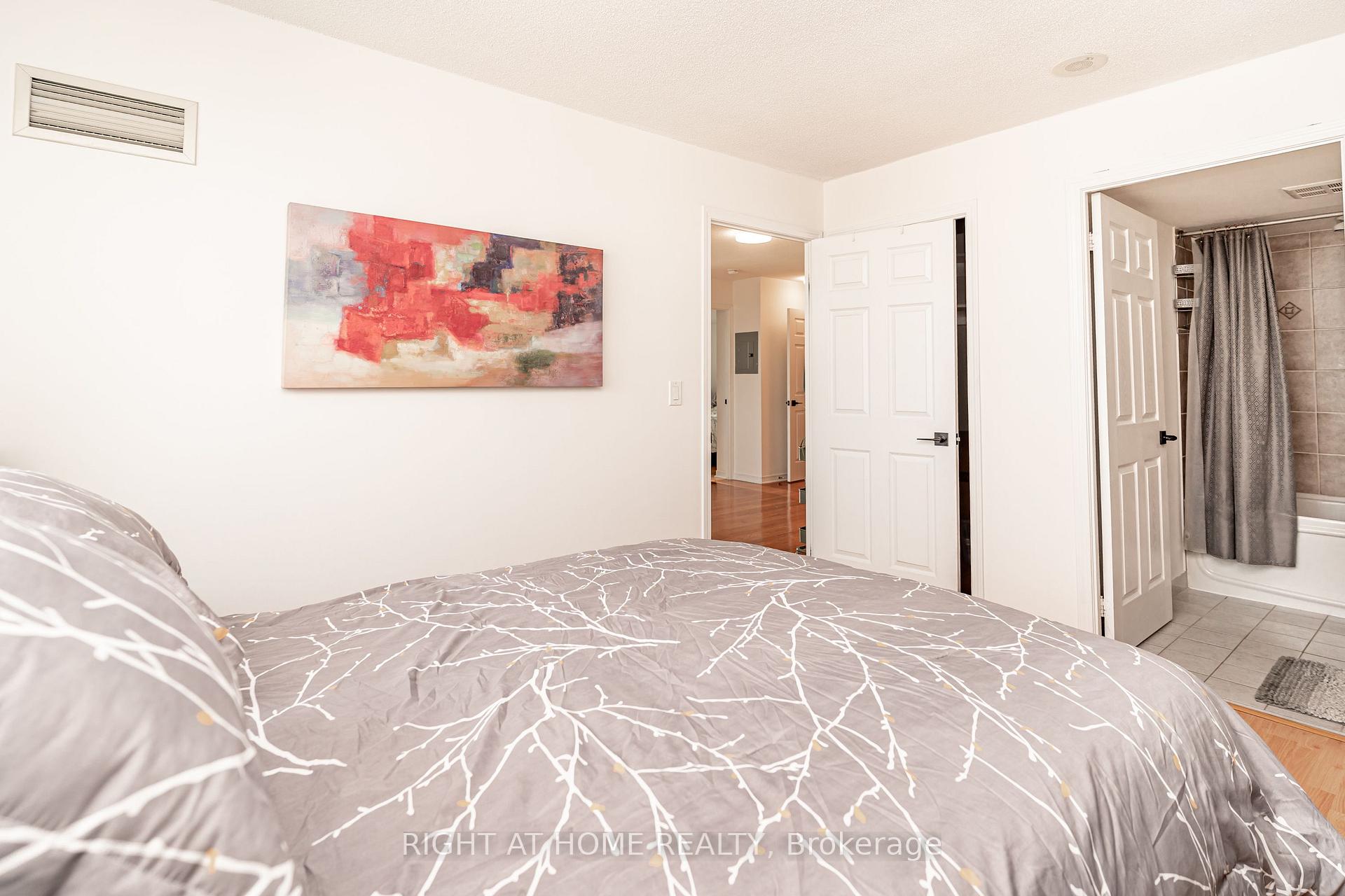 Photo 28 of Unit 1010, 23 Oneida Crescent, Richmond Hill, Langstaff — HOMEH
