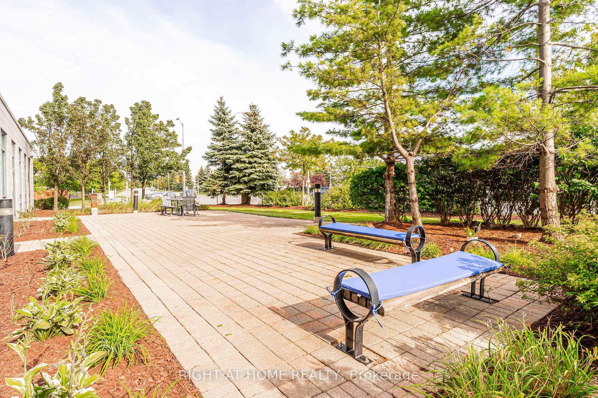 Photo 40 of Unit 1010, 23 Oneida Crescent, Richmond Hill, Langstaff — HOMEH