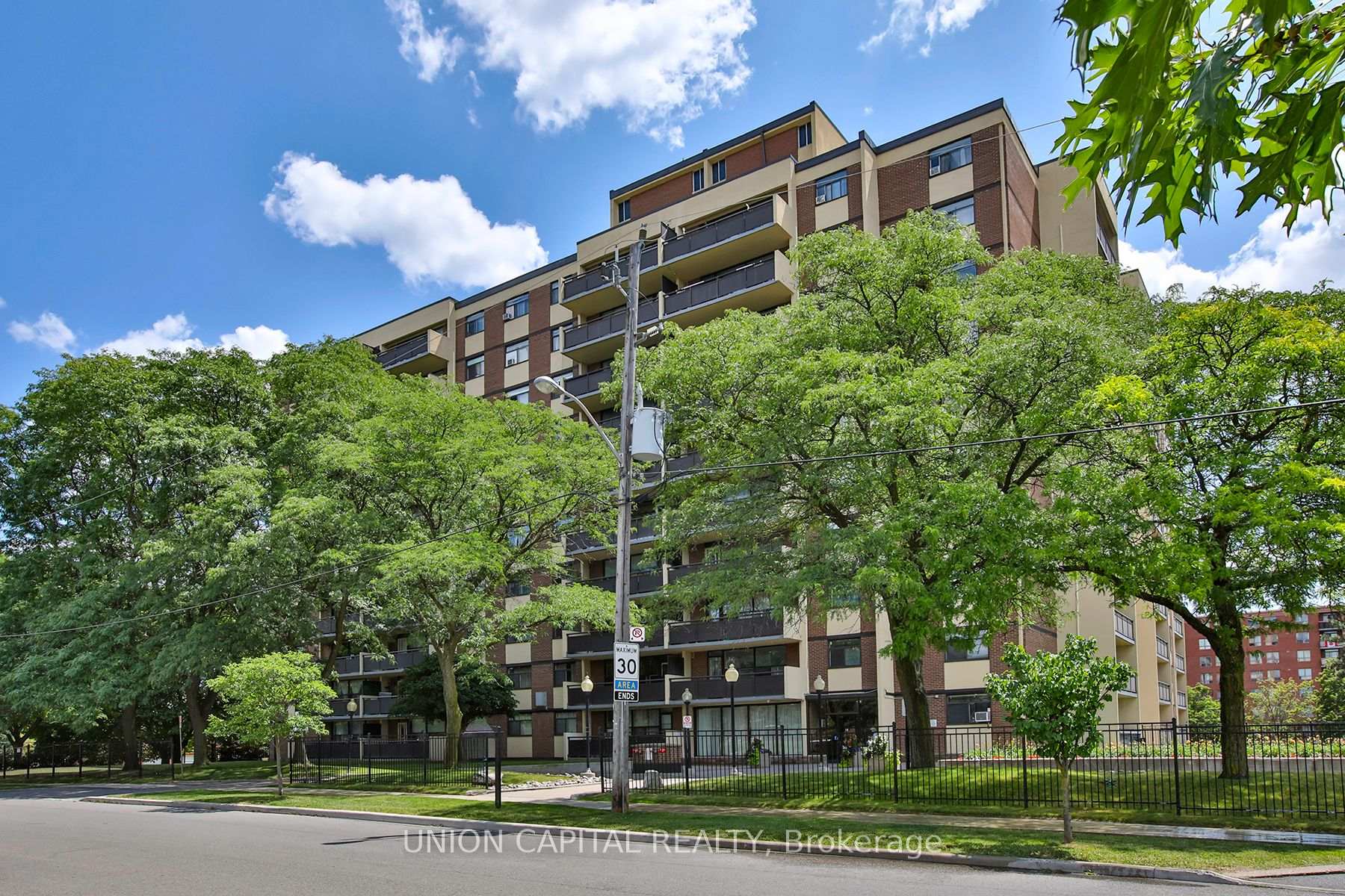 Photo 2 of Unit 711, 5 Frith Road, North York, Glenfield-Jane Heights — HOMEH