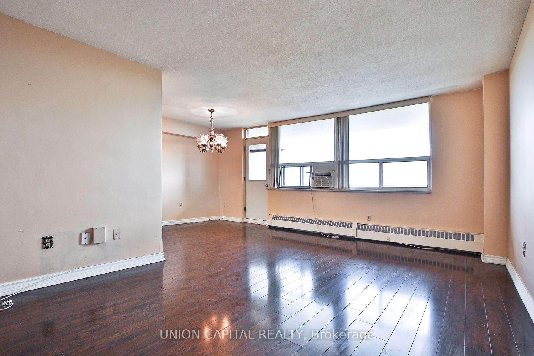 Photo 5 of Unit 711, 5 Frith Road, North York, Glenfield-Jane Heights — HOMEH