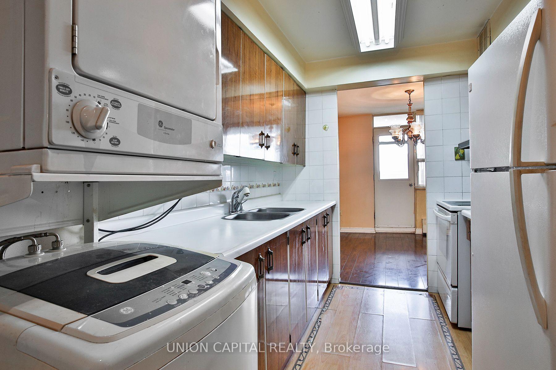 Photo 9 of Unit 711, 5 Frith Road, North York, Glenfield-Jane Heights — HOMEH