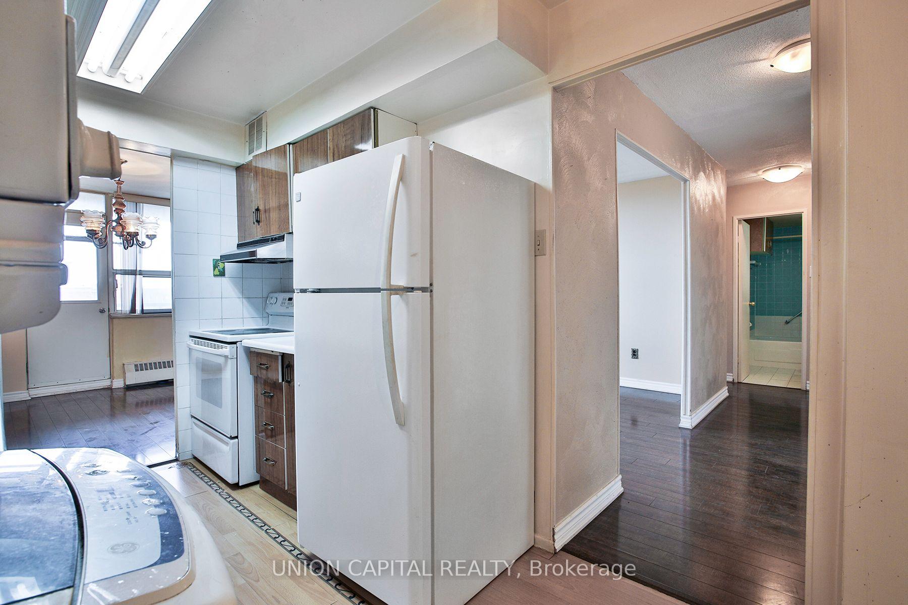 Photo 10 of Unit 711, 5 Frith Road, North York, Glenfield-Jane Heights — HOMEH