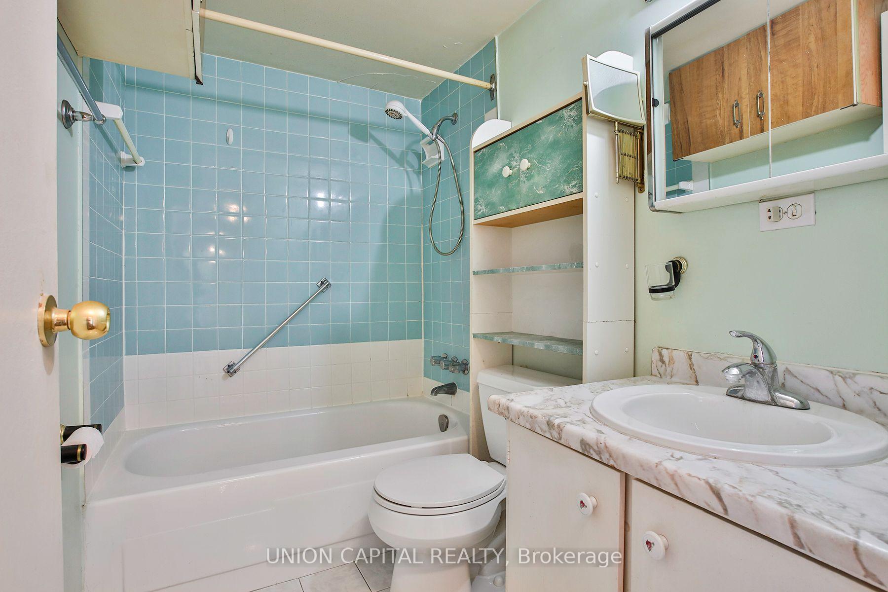 Photo 12 of Unit 711, 5 Frith Road, North York, Glenfield-Jane Heights — HOMEH
