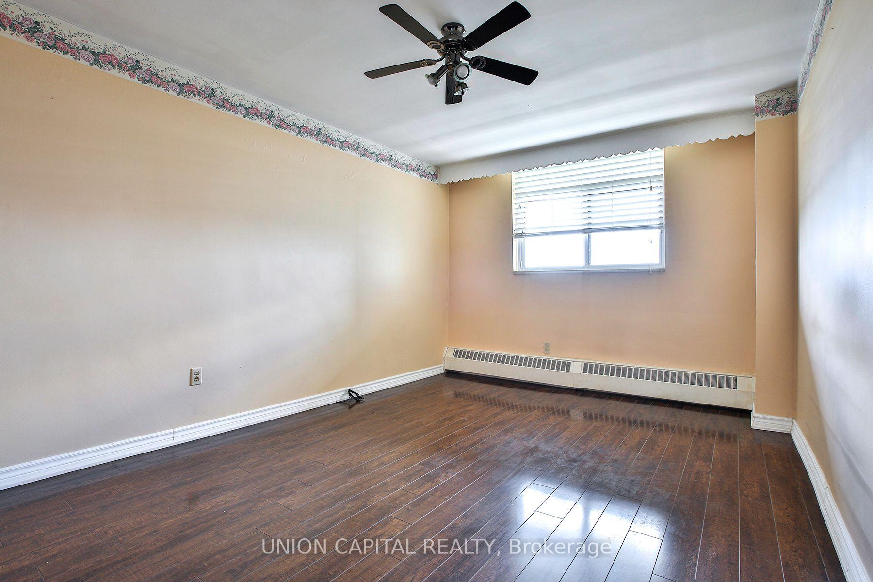 Photo 13 of Unit 711, 5 Frith Road, North York, Glenfield-Jane Heights — HOMEH
