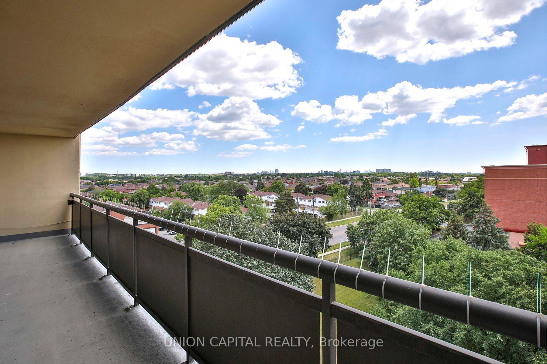 Photo 18 of Unit 711, 5 Frith Road, North York, Glenfield-Jane Heights — HOMEH