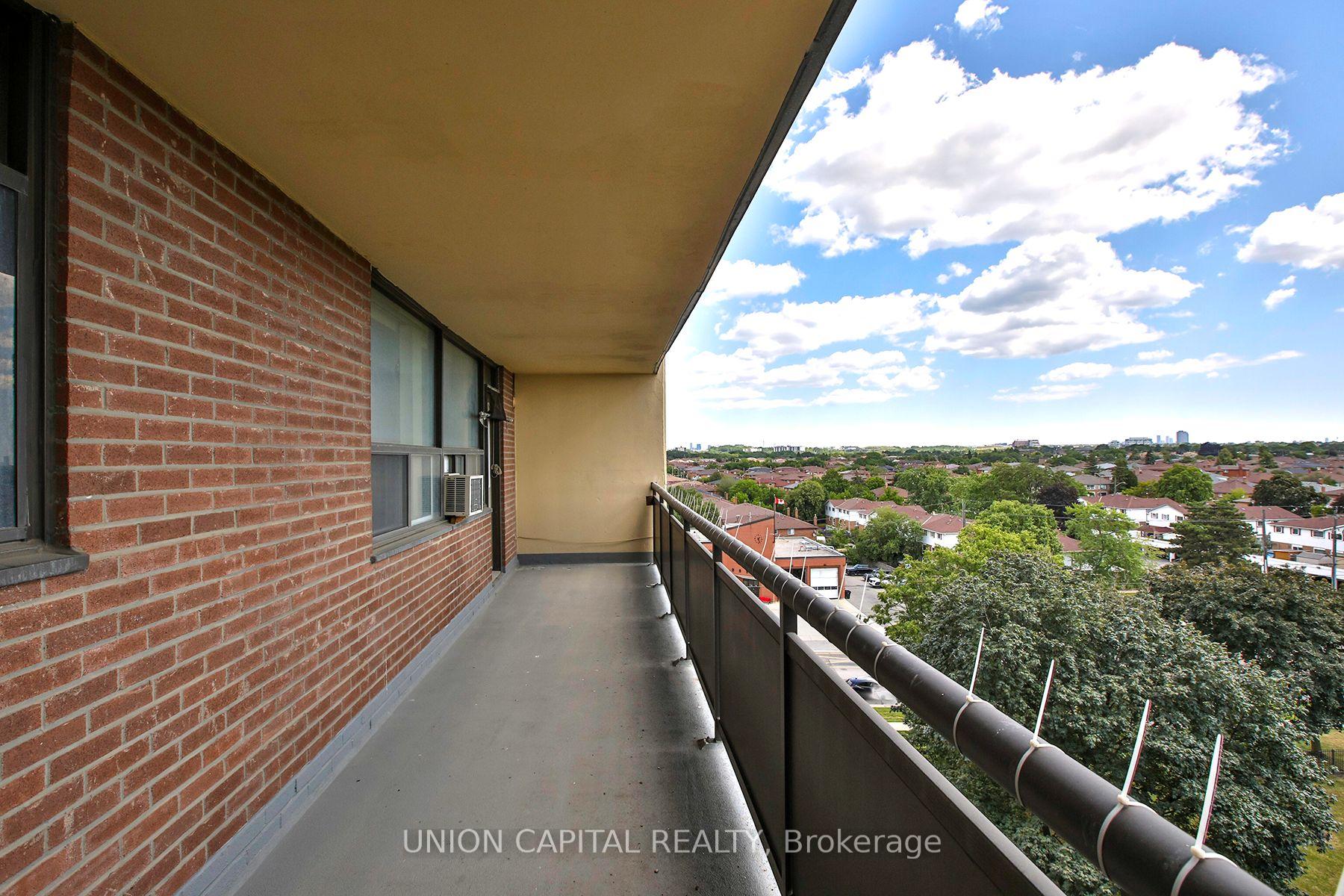Photo 19 of Unit 711, 5 Frith Road, North York, Glenfield-Jane Heights — HOMEH