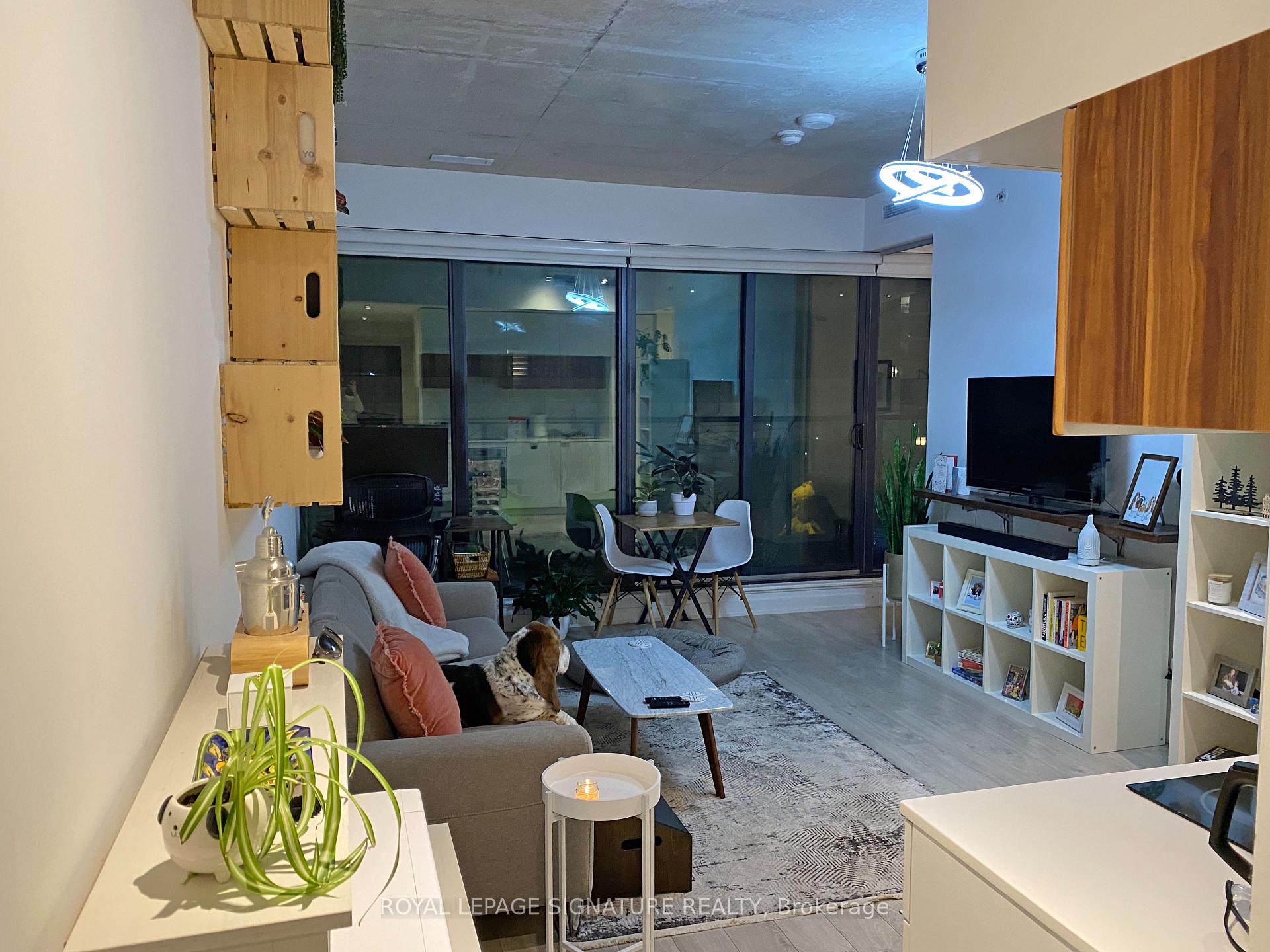 Photo 2 of Unit 201, 185 Roehampton Avenue, Toronto, Mount Pleasant West — HOMEH