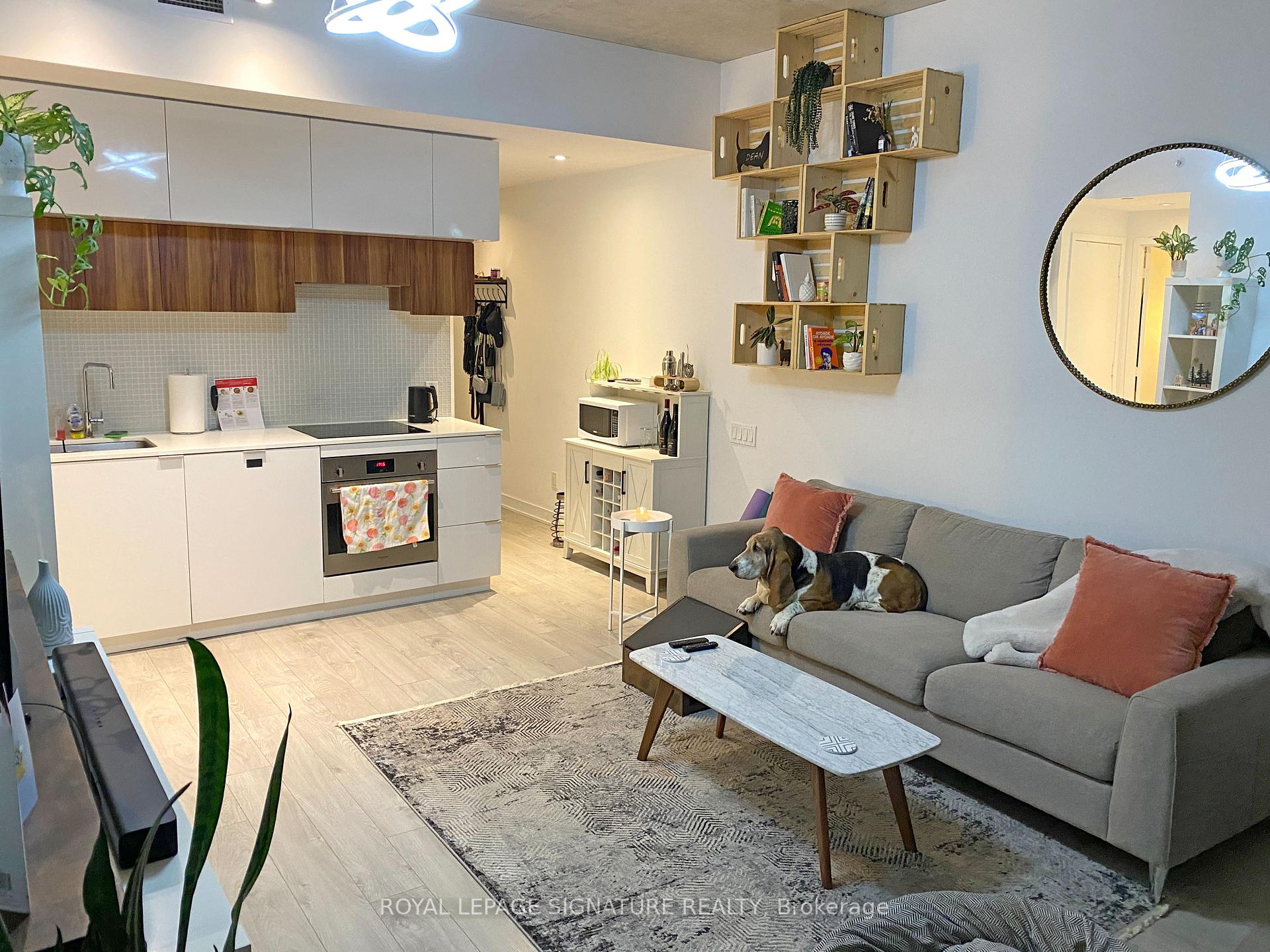 Photo 3 of Unit 201, 185 Roehampton Avenue, Toronto, Mount Pleasant West — HOMEH