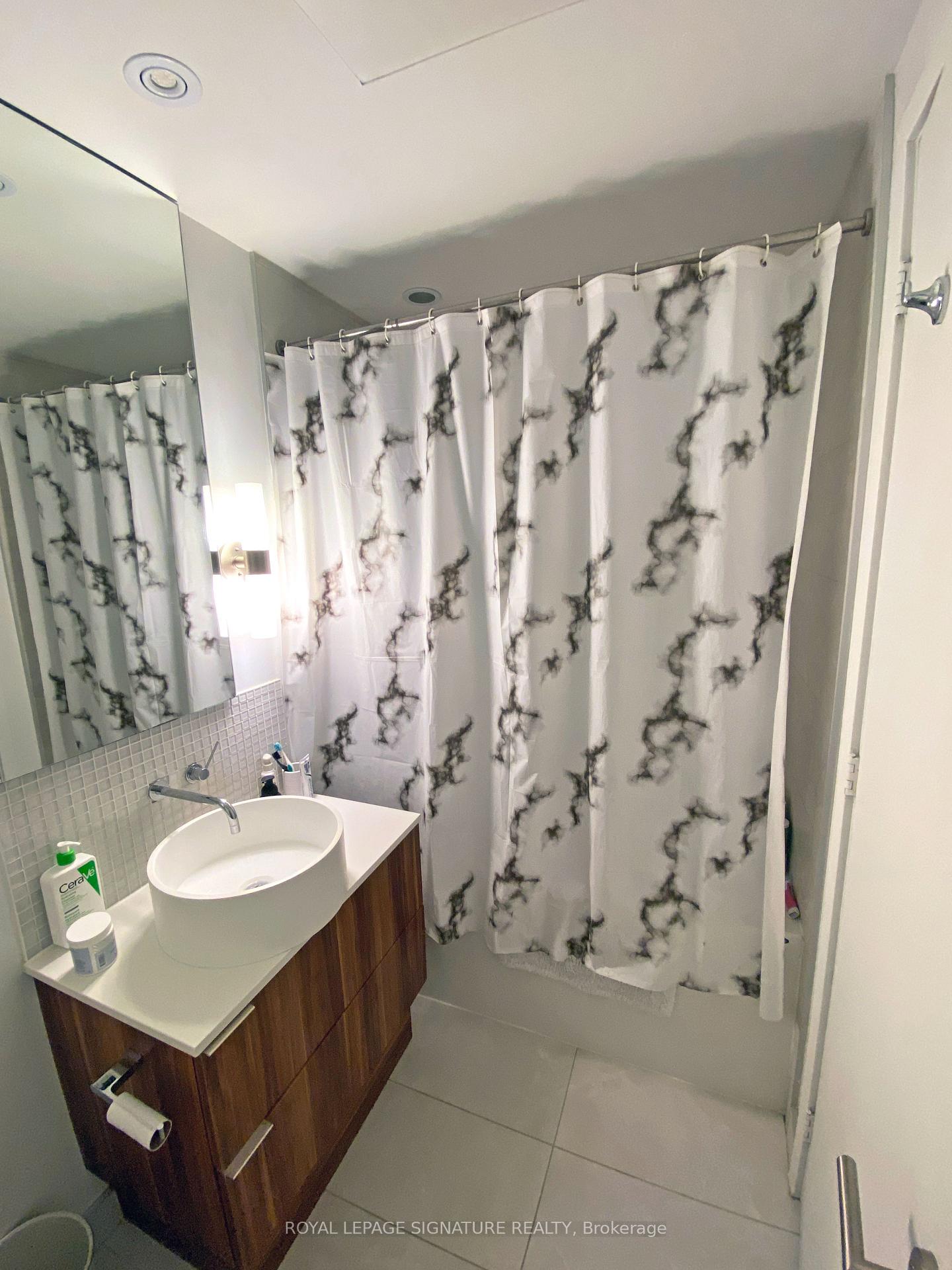Photo 9 of Unit 201, 185 Roehampton Avenue, Toronto, Mount Pleasant West — HOMEH
