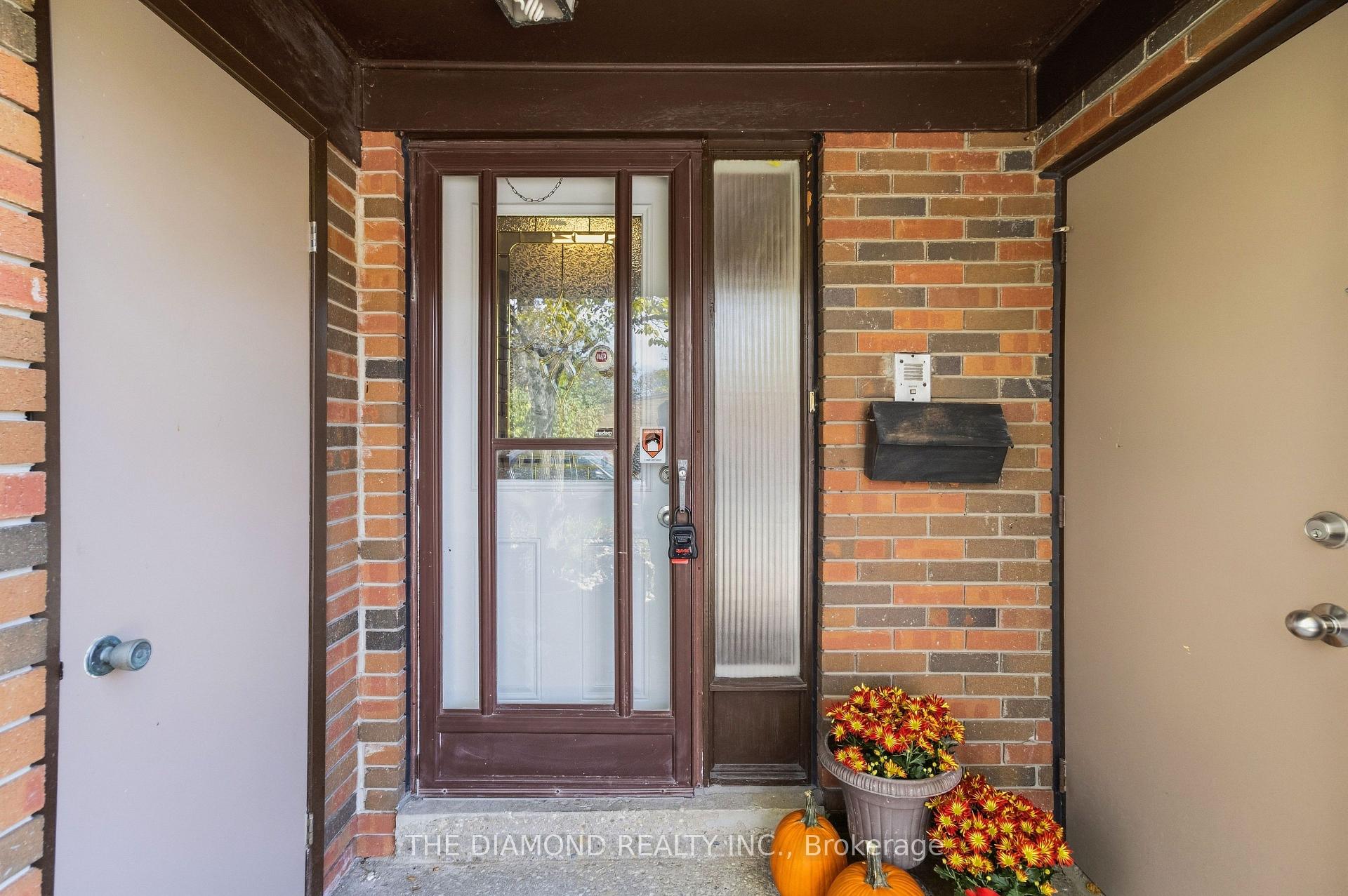 Photo 4 of Unit 96, 41 Carl Shepway, North York, Don Valley Village — HOMEH