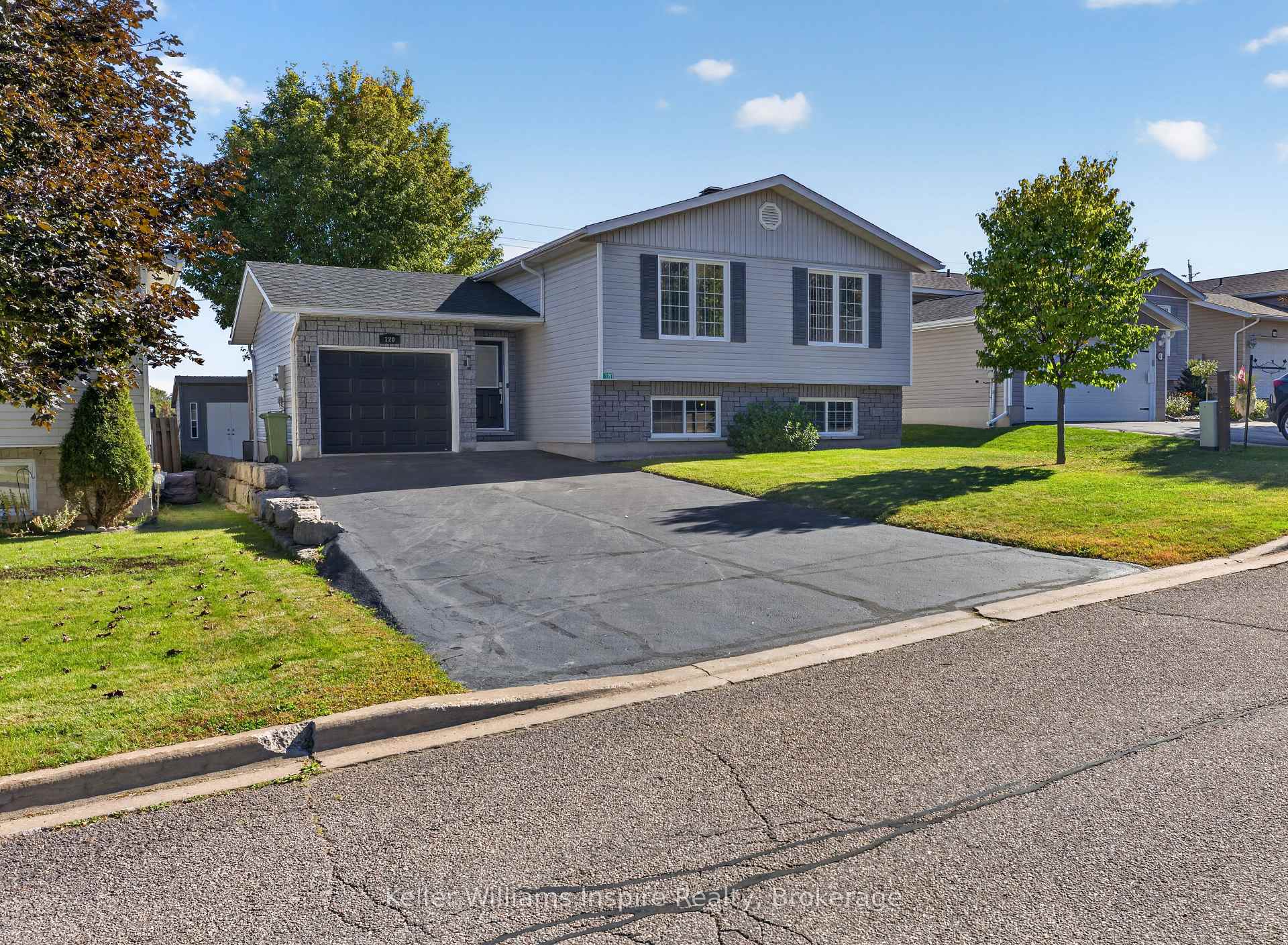 Photo 1 of 120 Cockburn Crescent, Pembroke, Pembroke — HOMEH