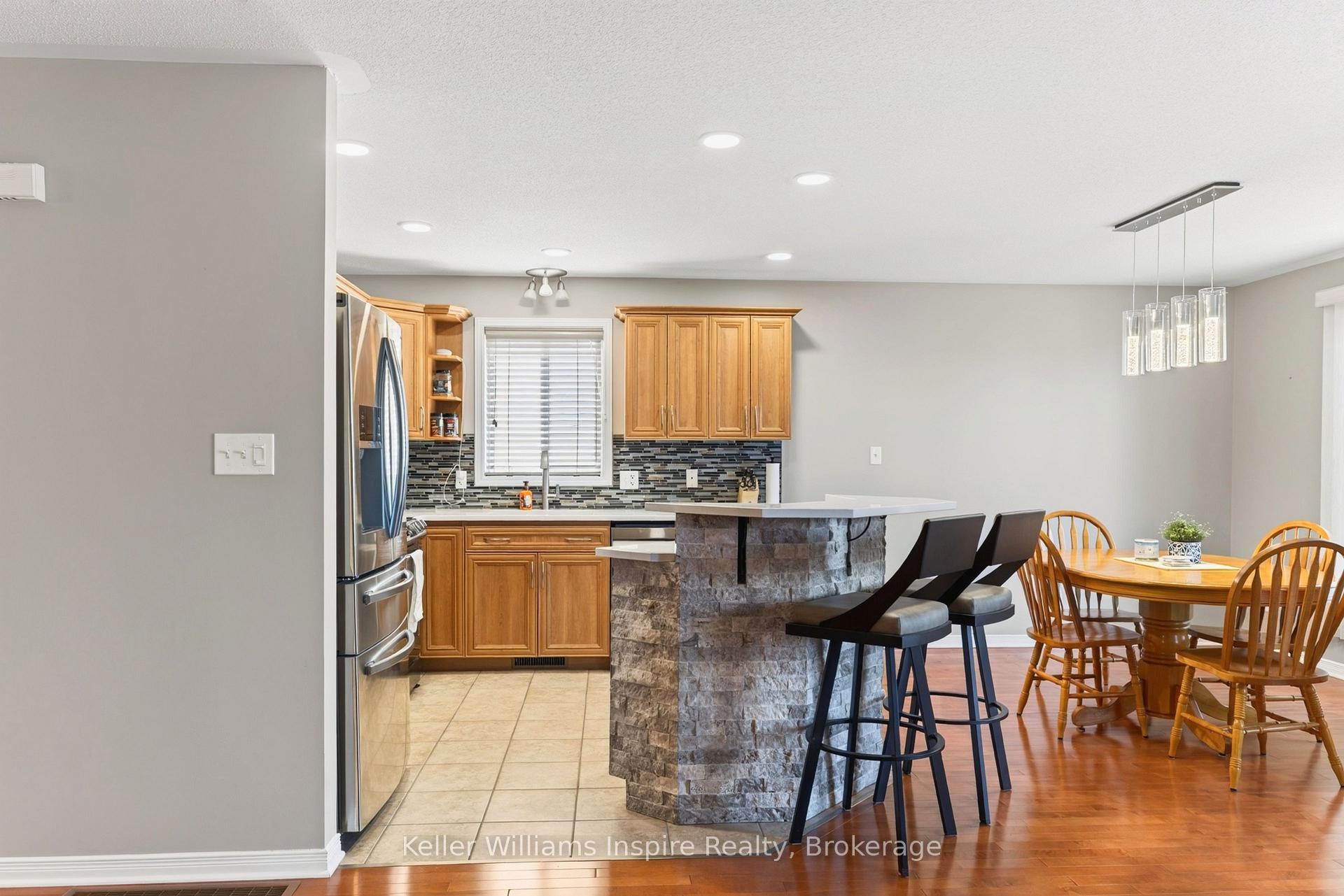 Photo 5 of 120 Cockburn Crescent, Pembroke, Pembroke — HOMEH
