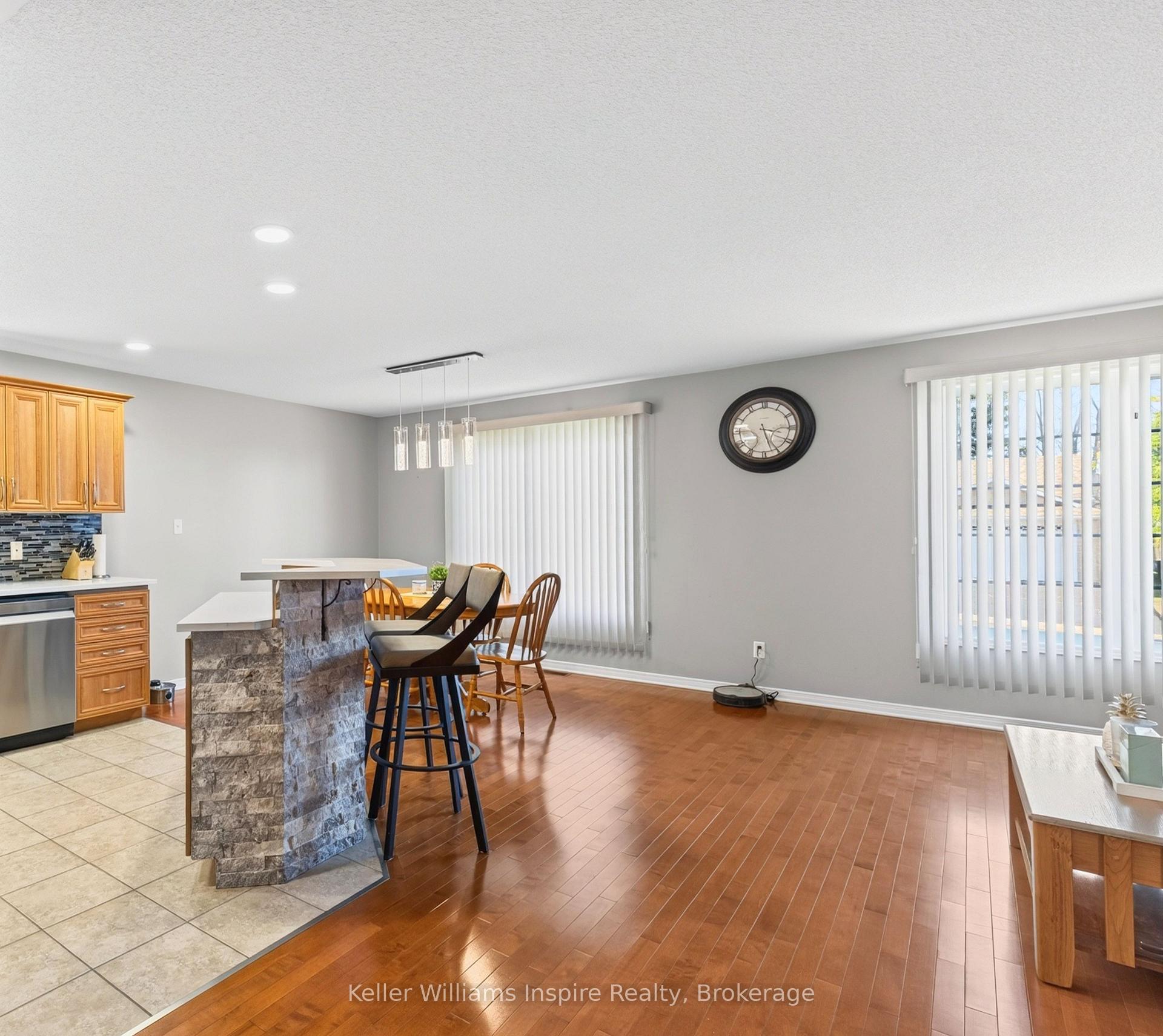 Photo 7 of 120 Cockburn Crescent, Pembroke, Pembroke — HOMEH