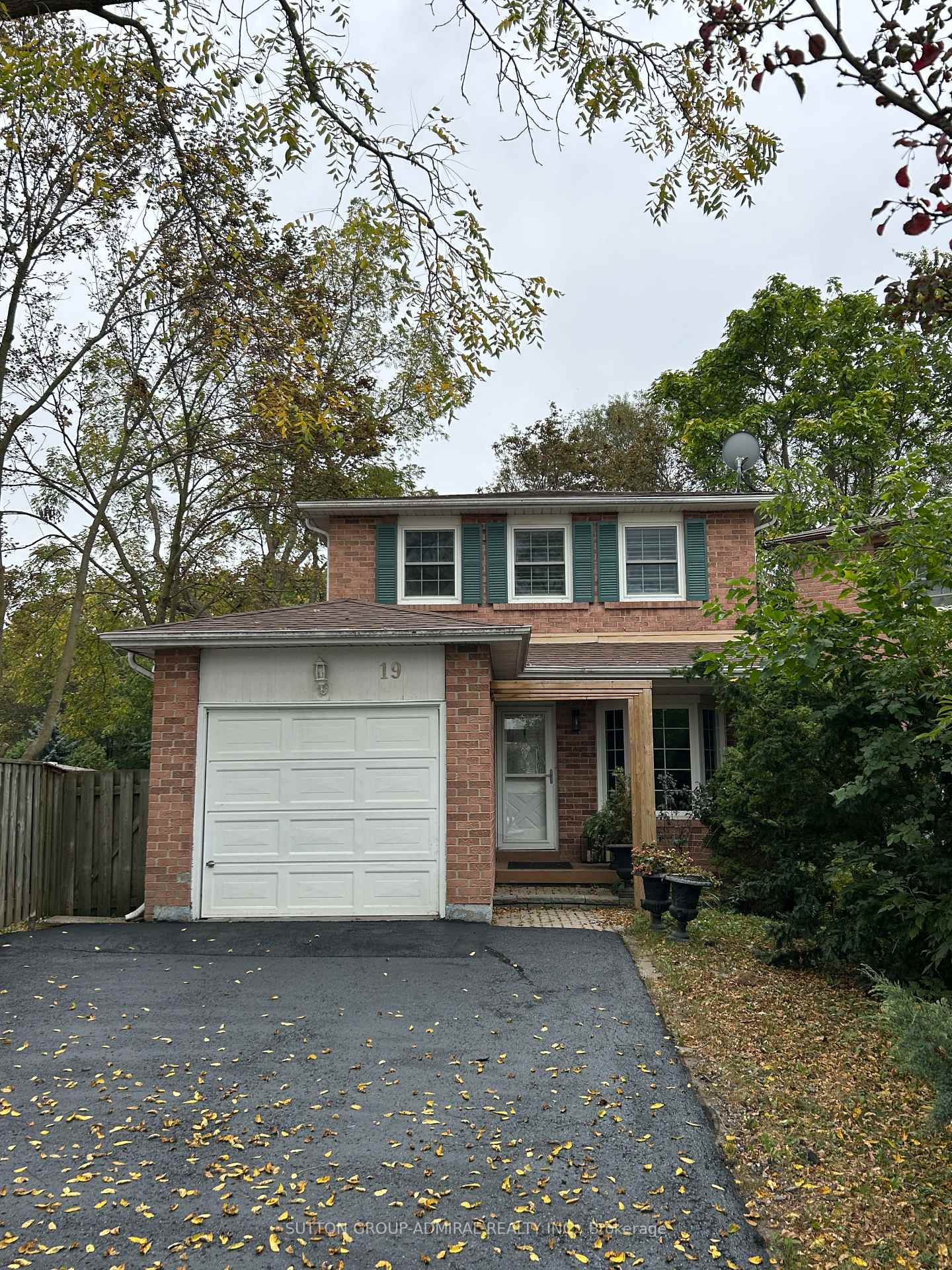 Photo 2 of 19 Backus Court, Markham, Raymerville — HOMEH