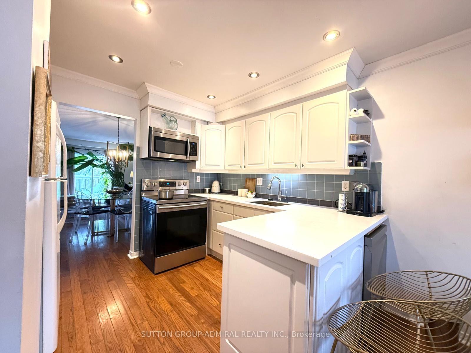 Photo 8 of 19 Backus Court, Markham, Raymerville — HOMEH