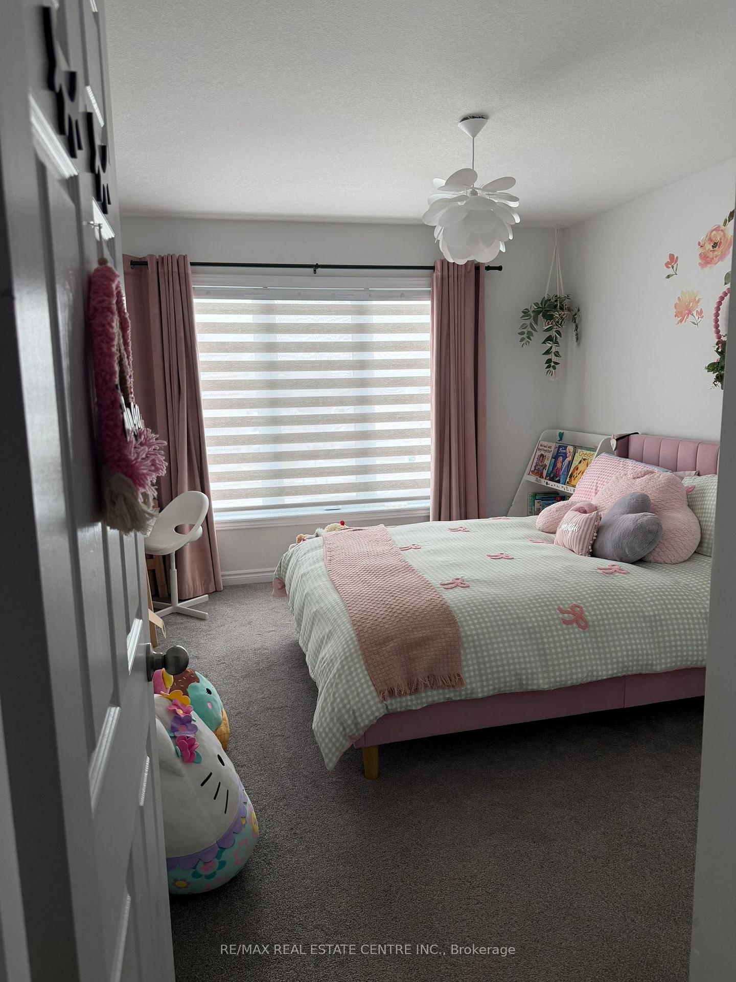 Photo 15 of 2986 Turner Crescent, London, South U — HOMEH