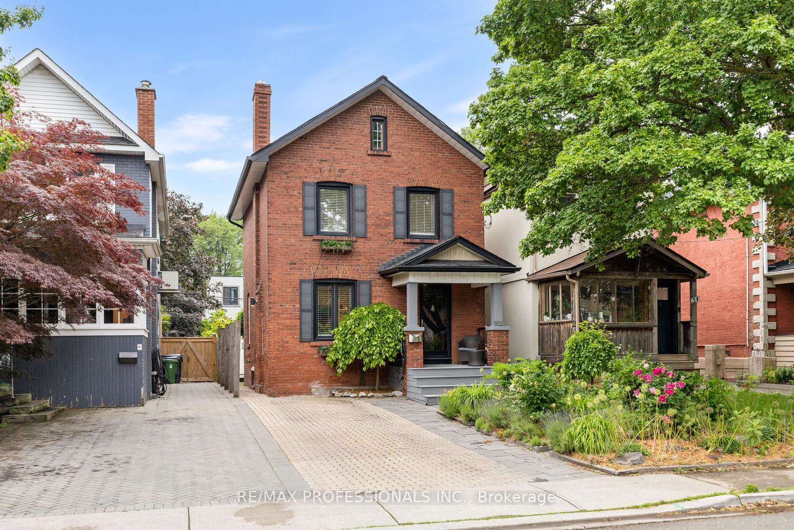 Photo 2 of 52 Third Street, Etobicoke, New Toronto — HOMEH