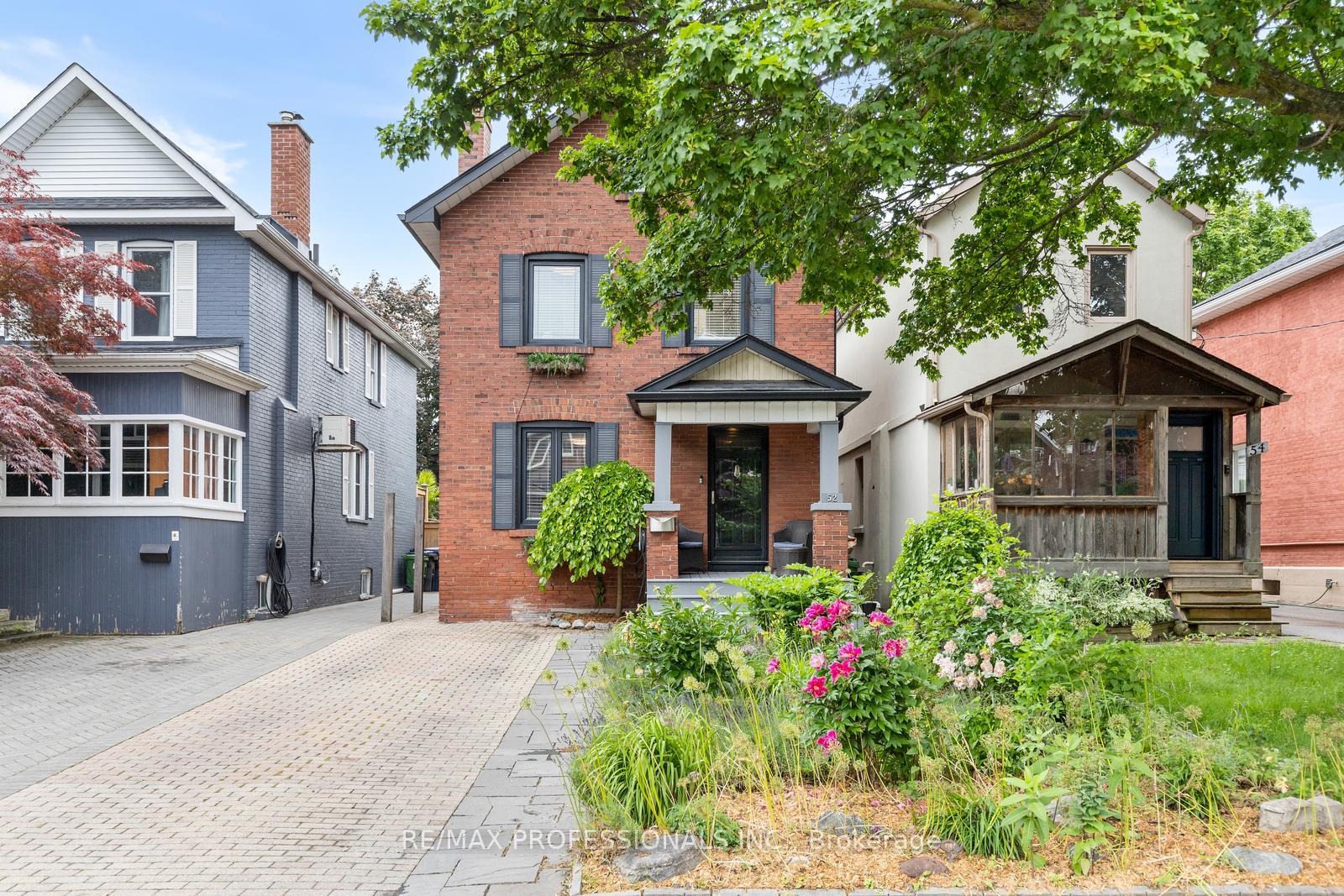 Photo 3 of 52 Third Street, Etobicoke, New Toronto — HOMEH