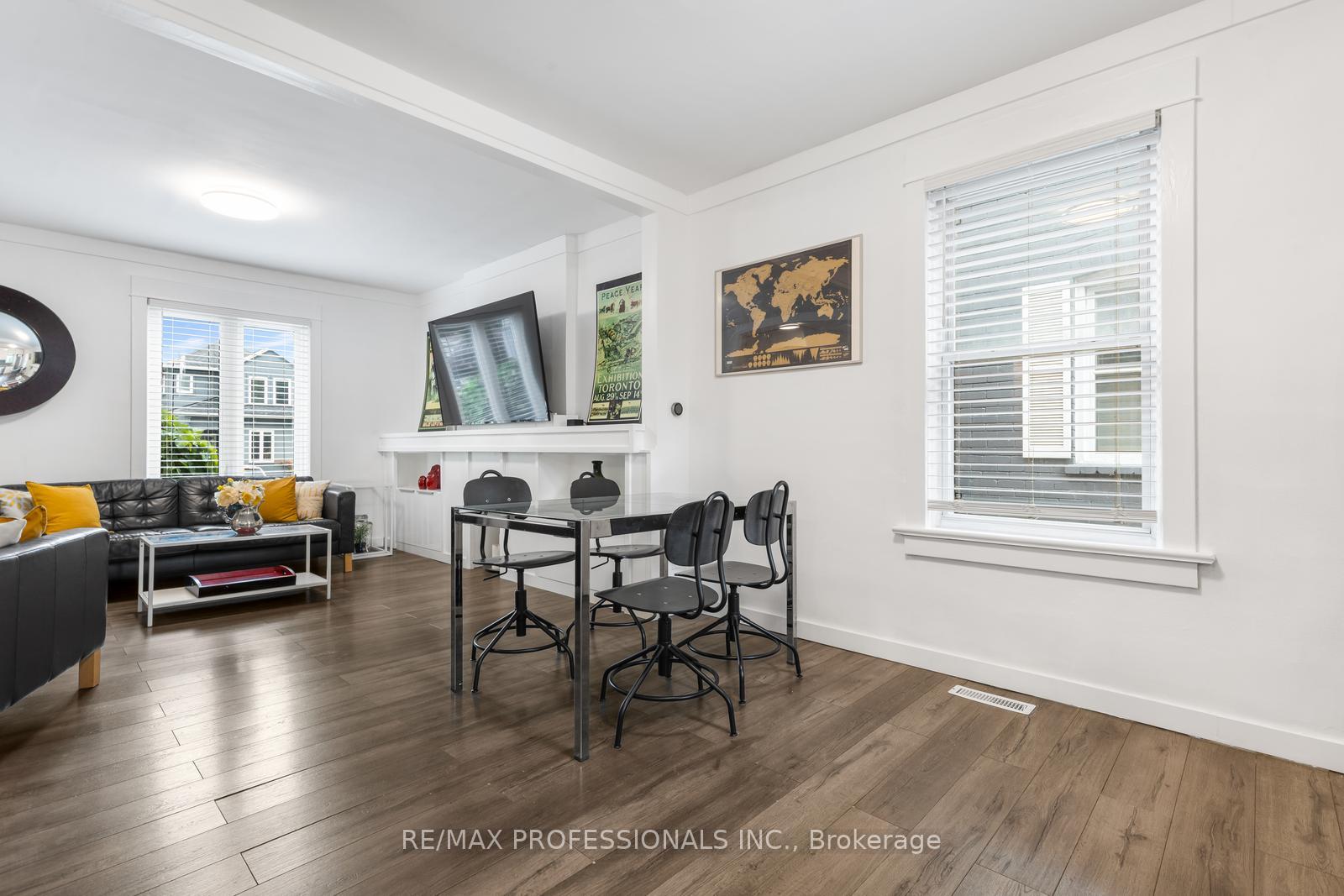 Photo 9 of 52 Third Street, Etobicoke, New Toronto — HOMEH